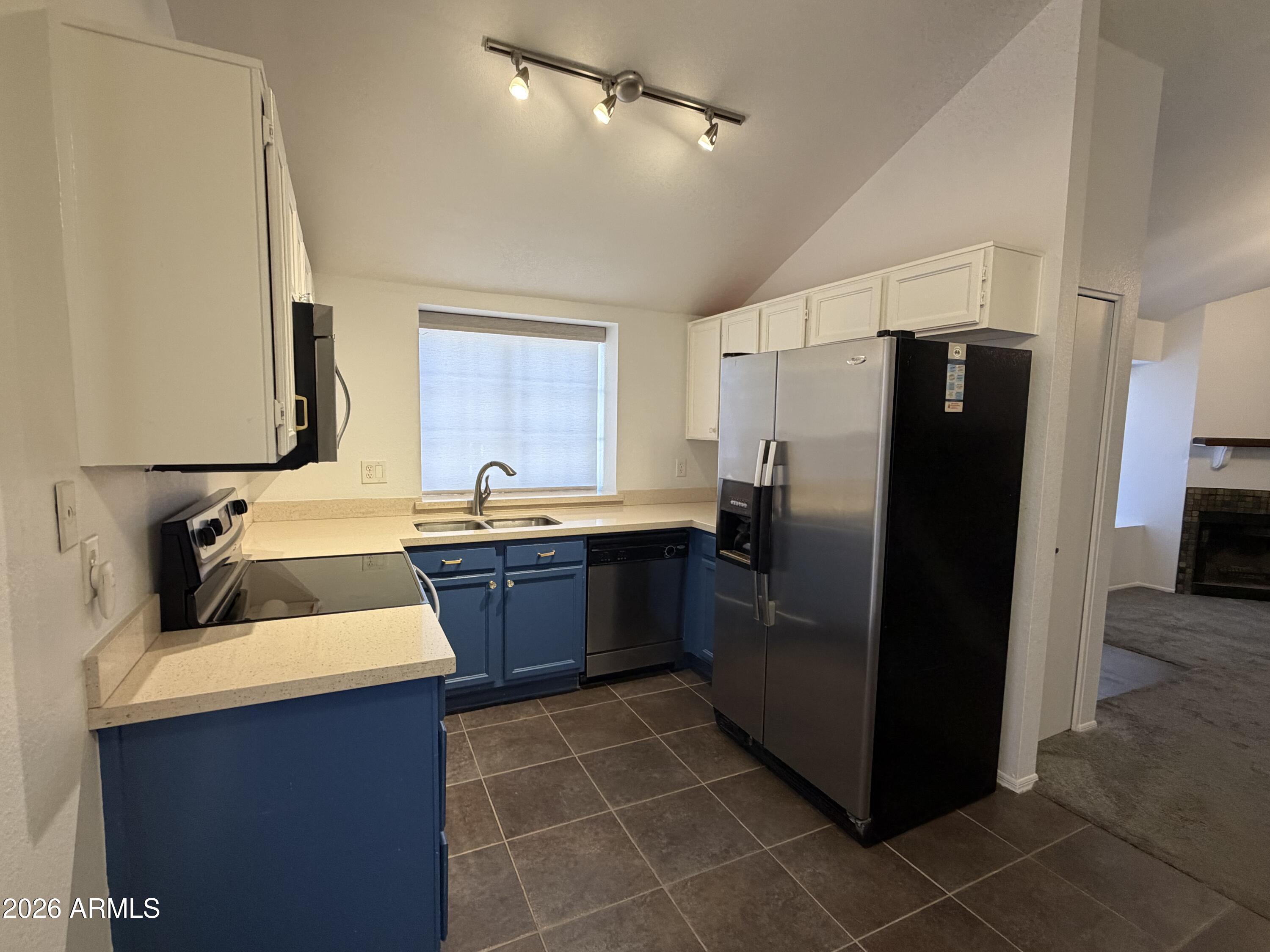 DISCOVERY AT CONTINENTAL ORCHARD - Residential Lease