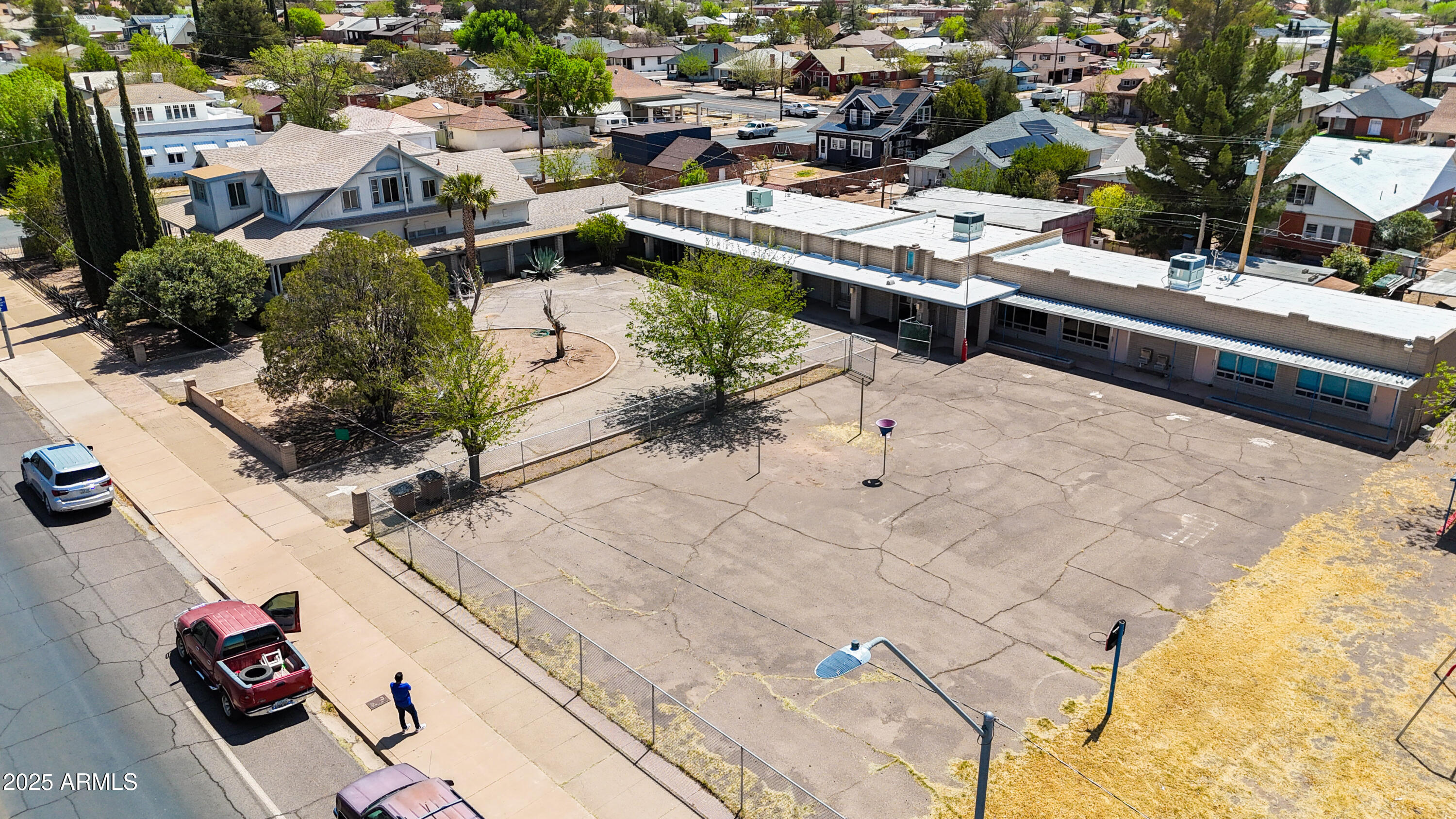 DOUGLAS - Commercial Sale