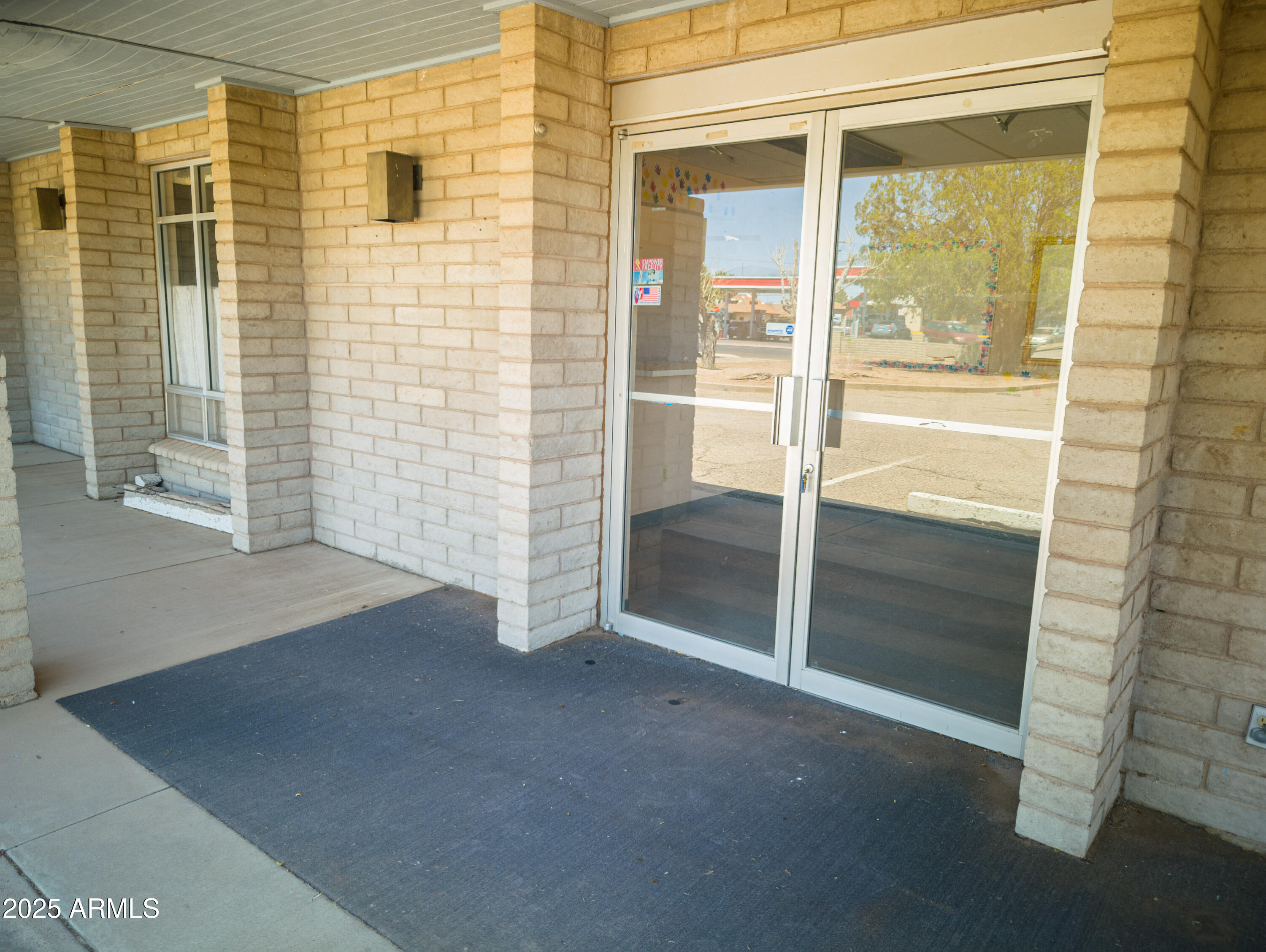 DOUGLAS - Commercial Sale