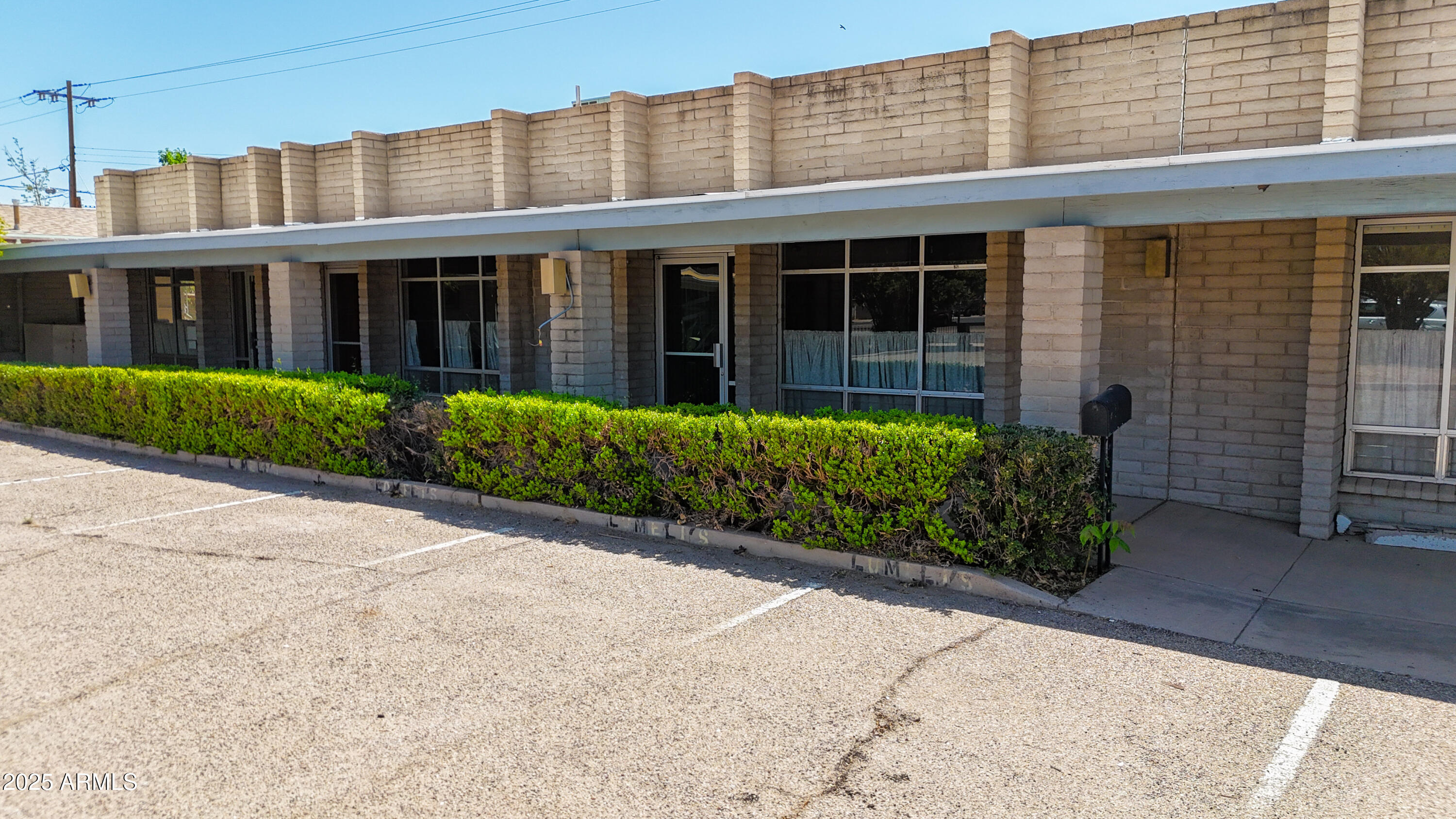 DOUGLAS - Commercial Sale