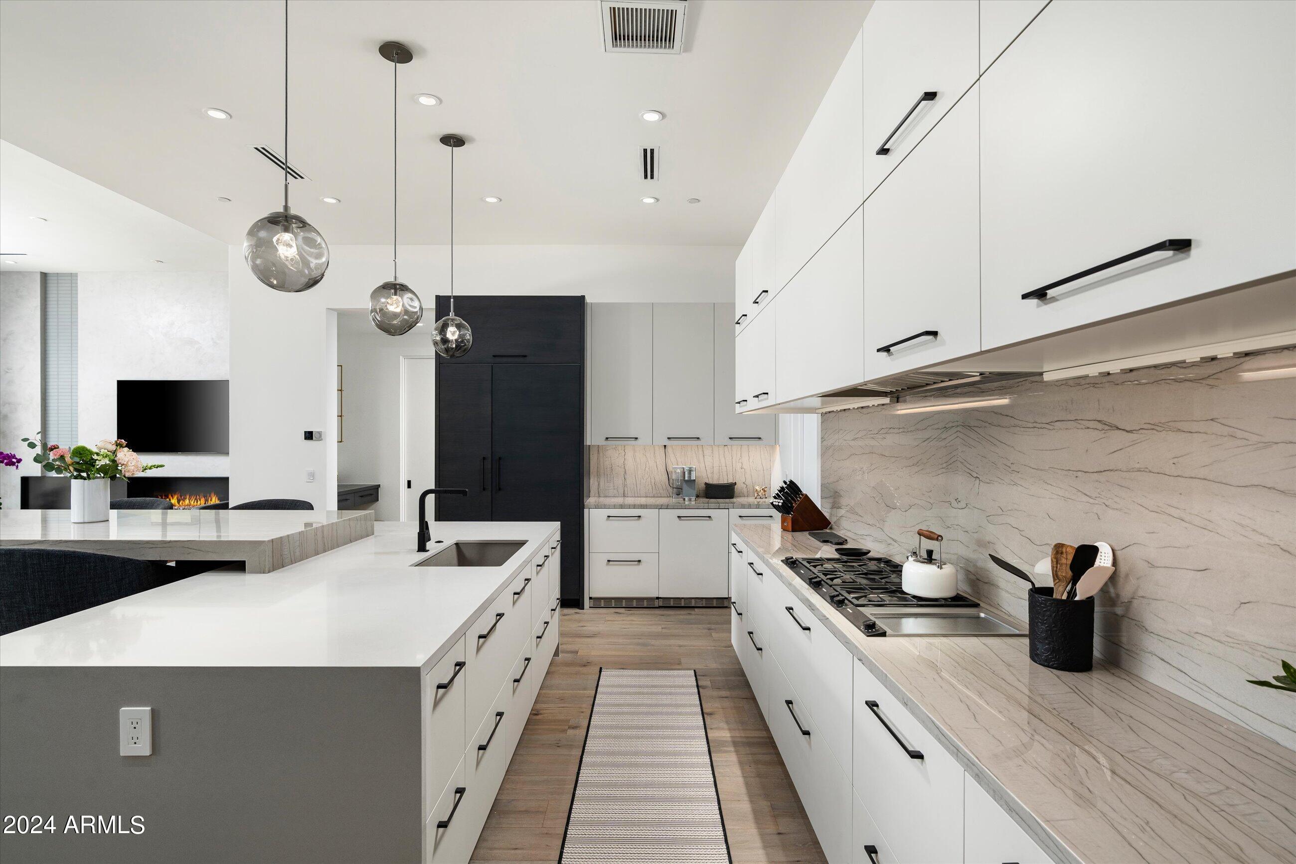 RITZ-CARLTON PARCEL B - Residential