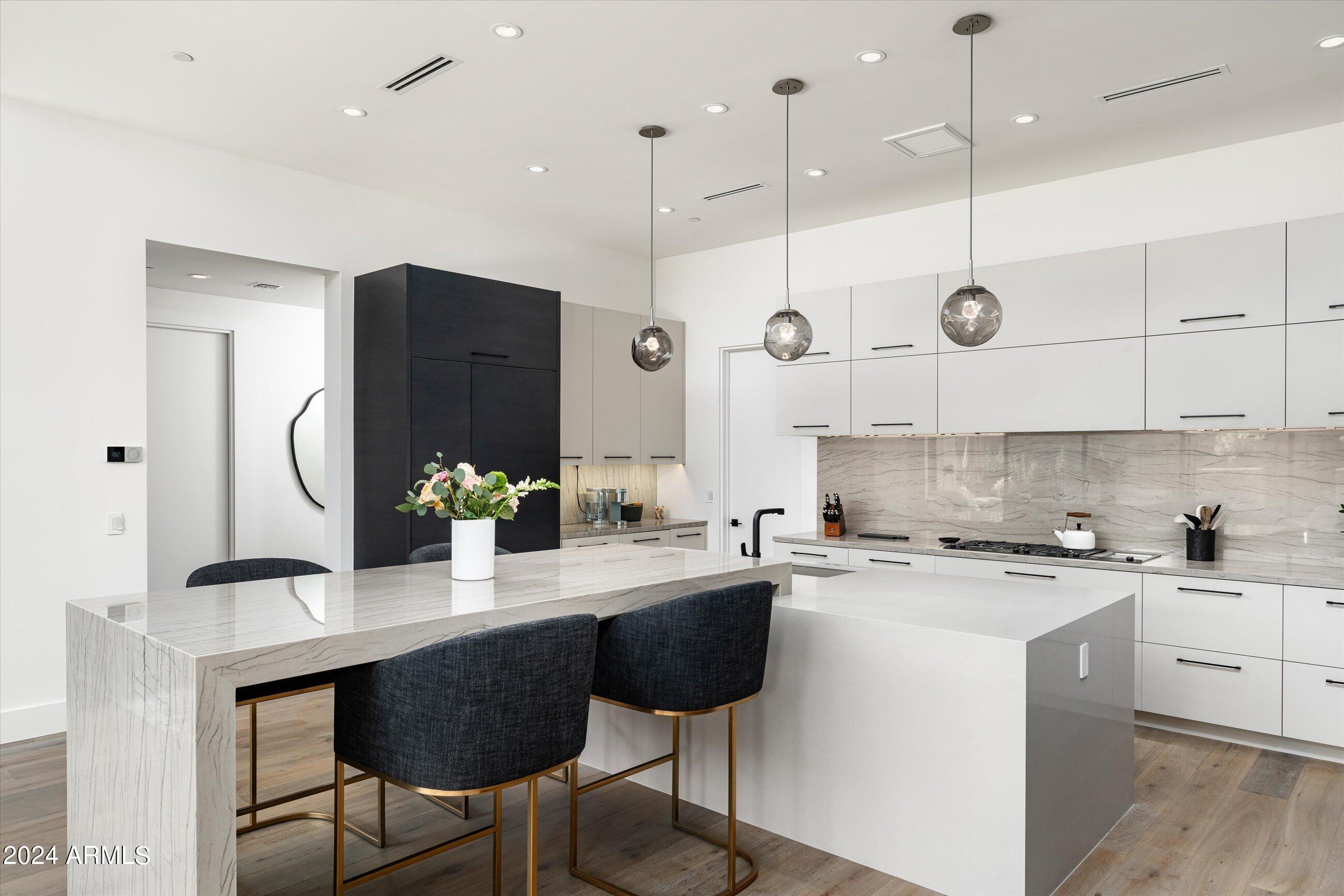 RITZ-CARLTON PARCEL B - Residential