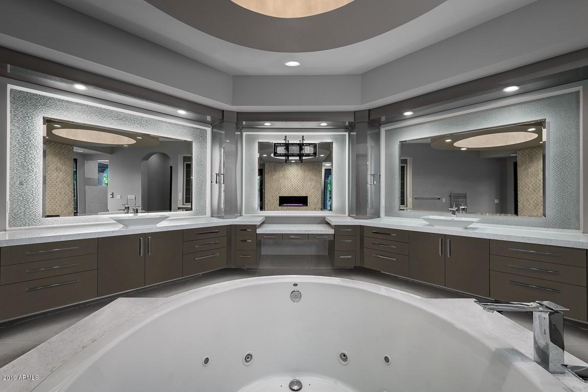 PARADISE HILLS - Residential