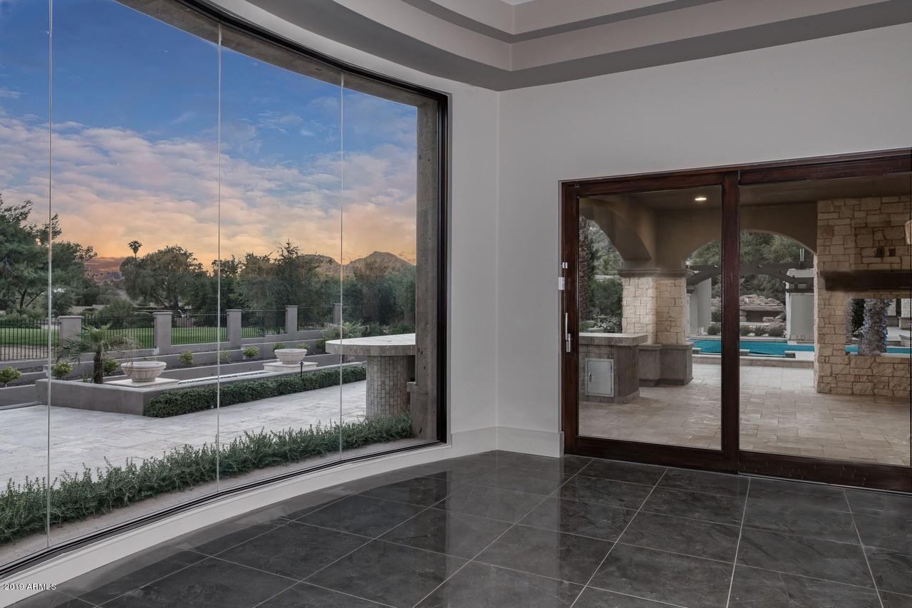PARADISE HILLS - Residential