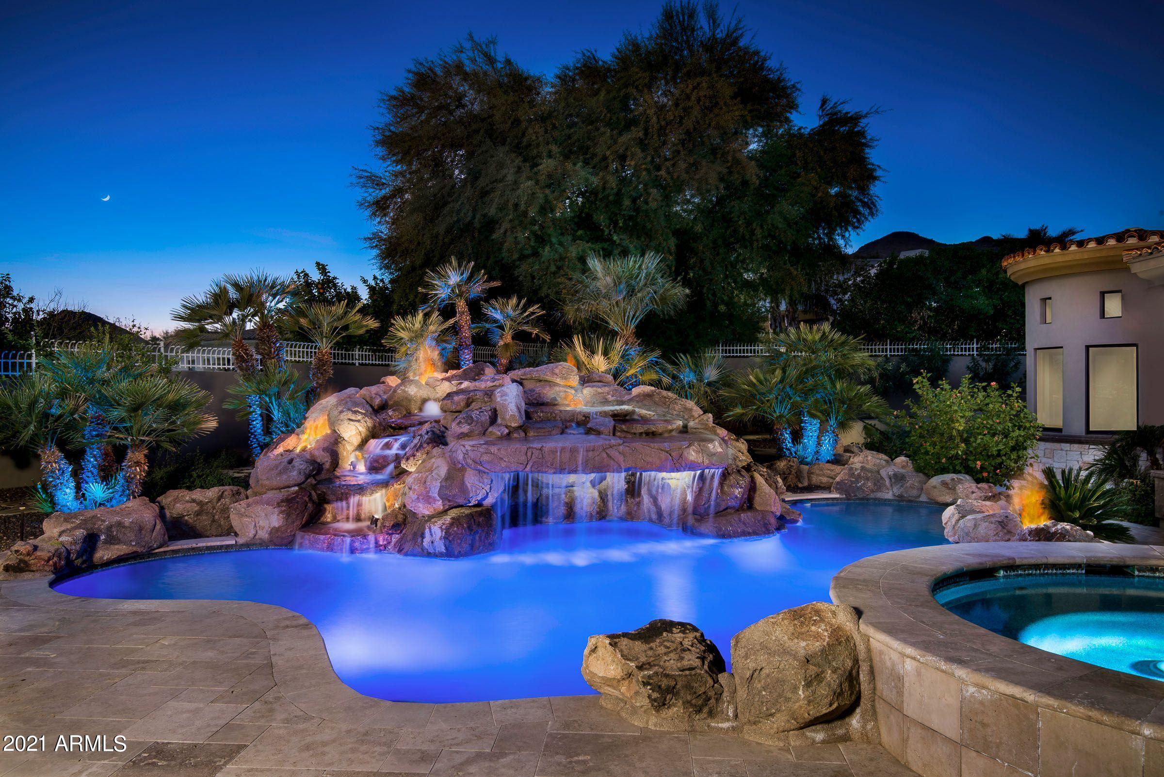 PARADISE HILLS - Residential