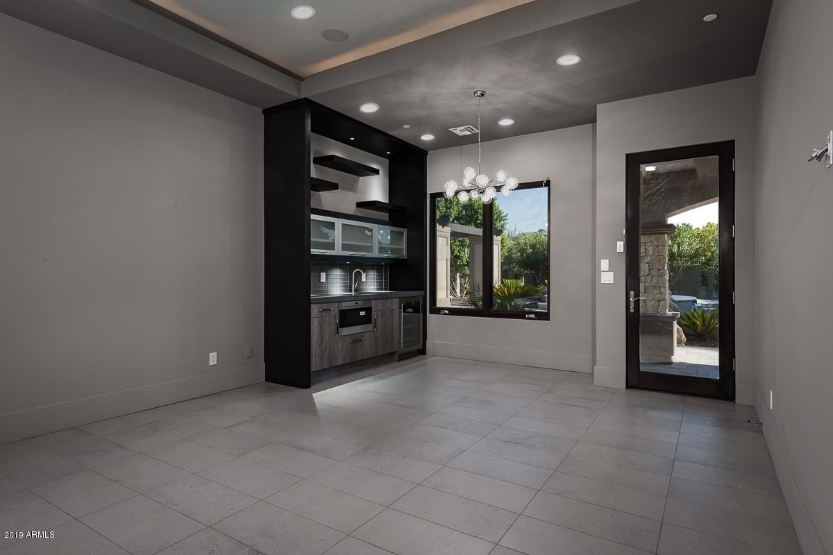 PARADISE HILLS - Residential