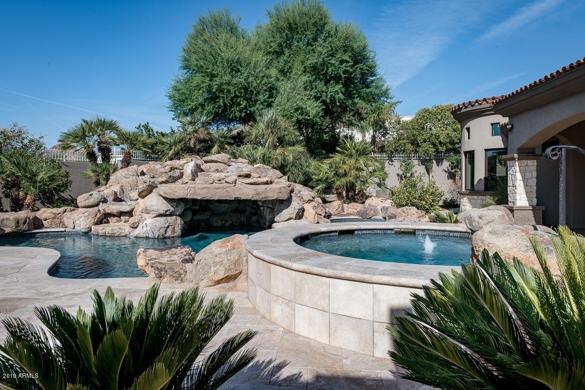 PARADISE HILLS - Residential