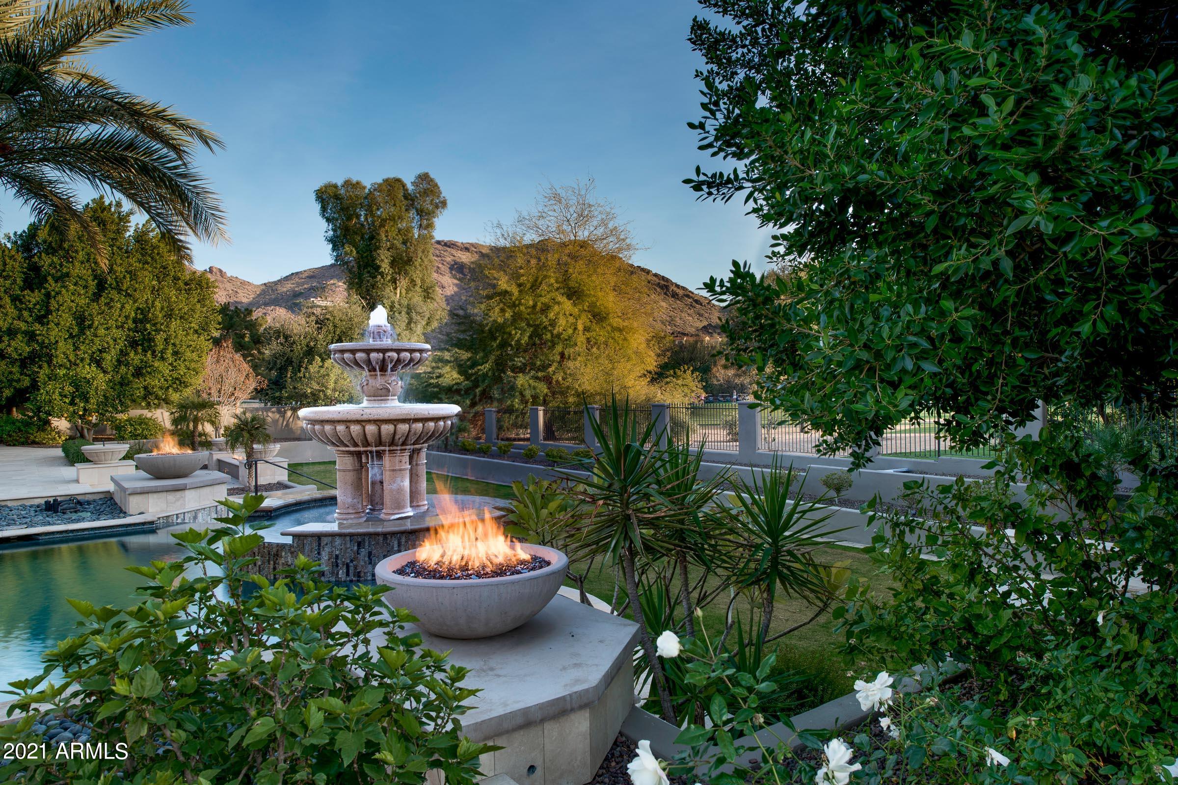 PARADISE HILLS - Residential