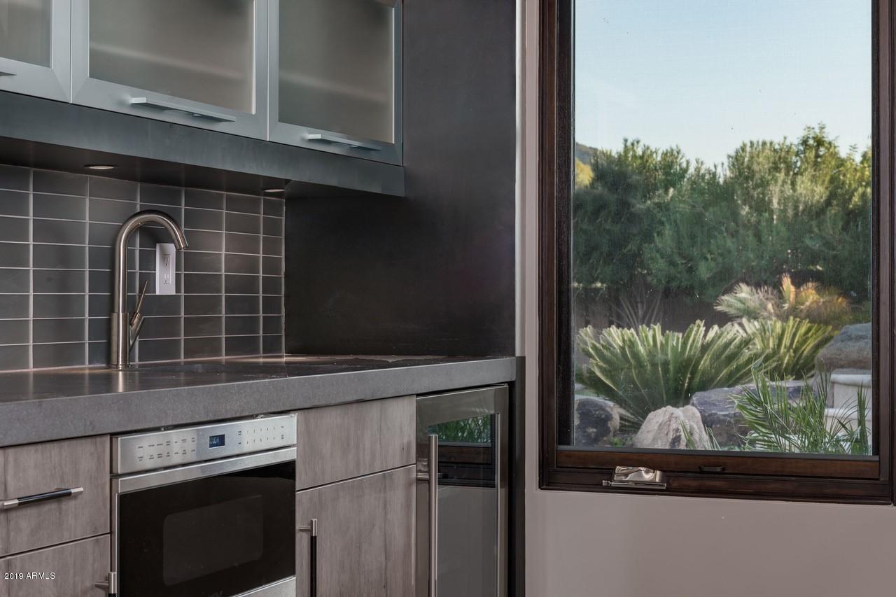 PARADISE HILLS - Residential