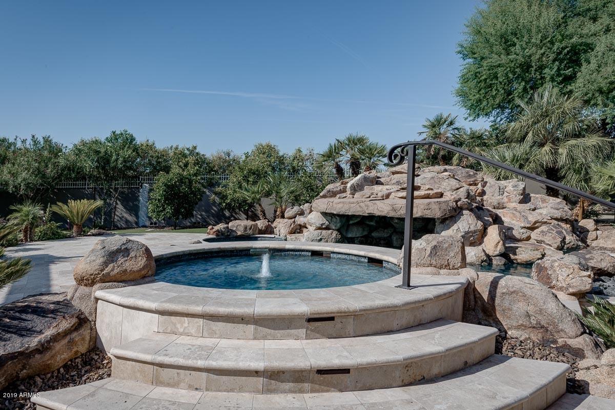 PARADISE HILLS - Residential
