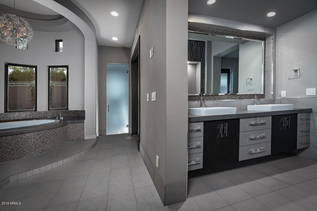 PARADISE HILLS - Residential