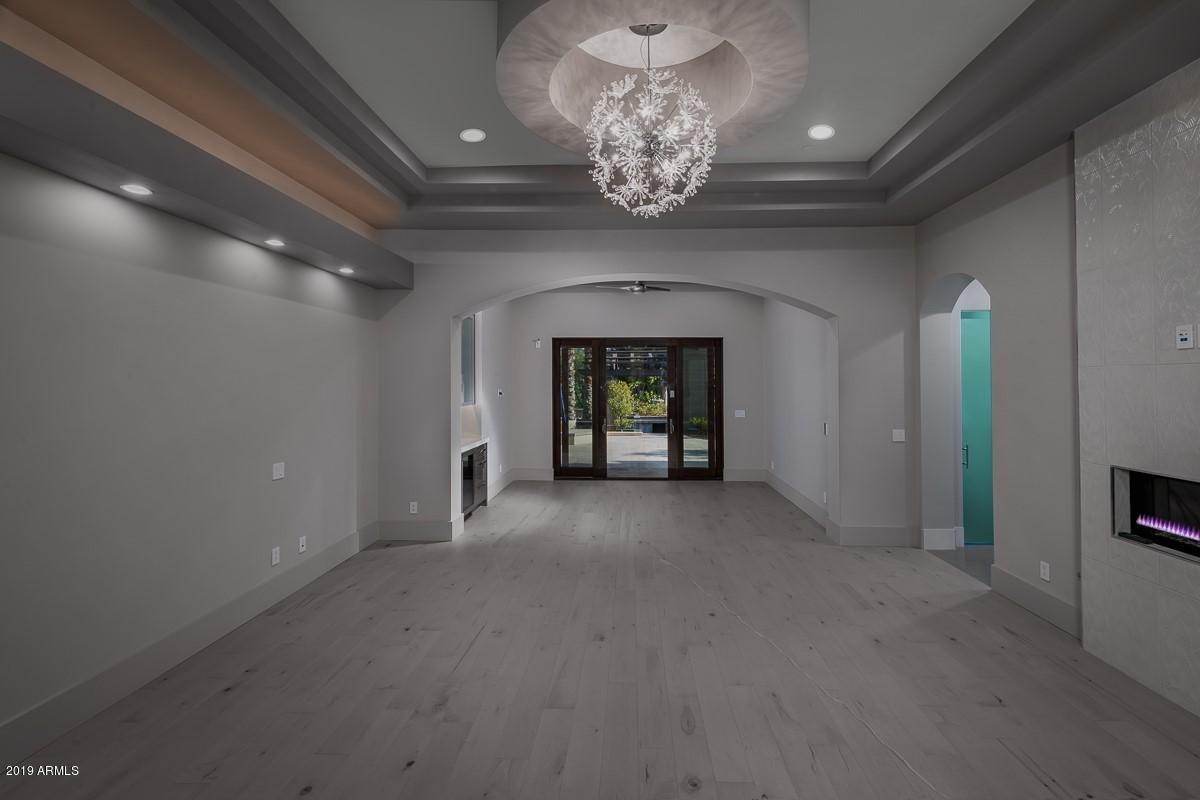 PARADISE HILLS - Residential
