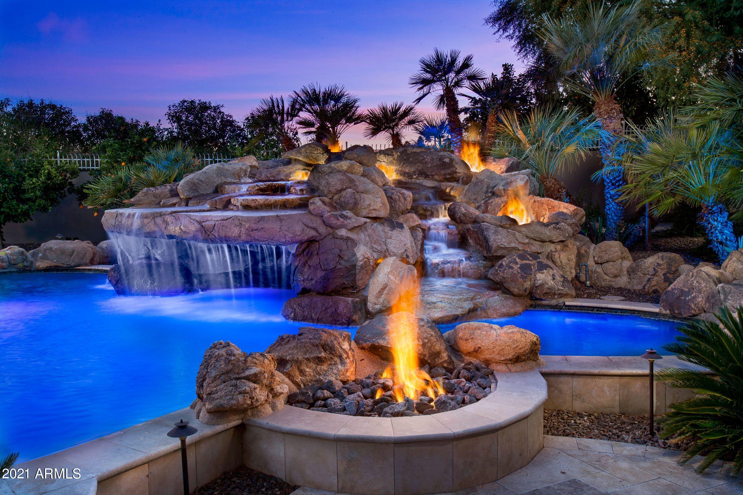 PARADISE HILLS - Residential