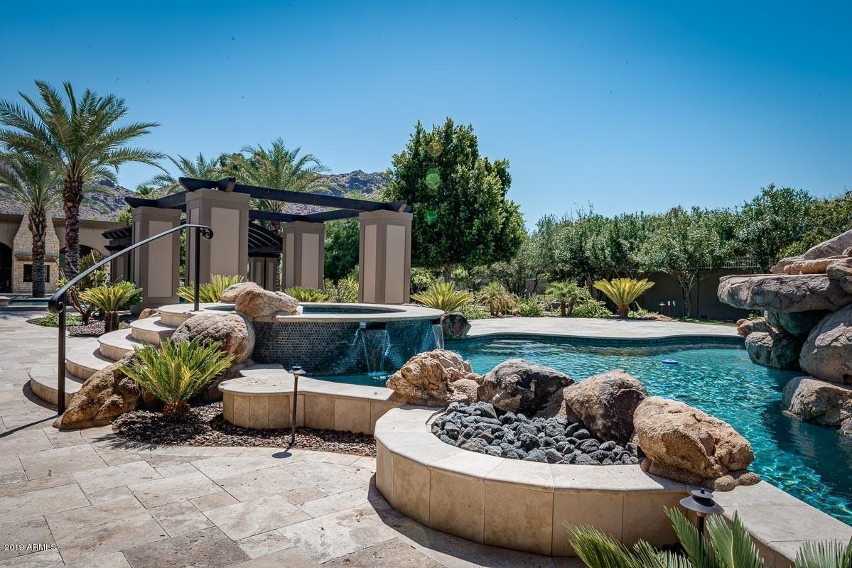 PARADISE HILLS - Residential