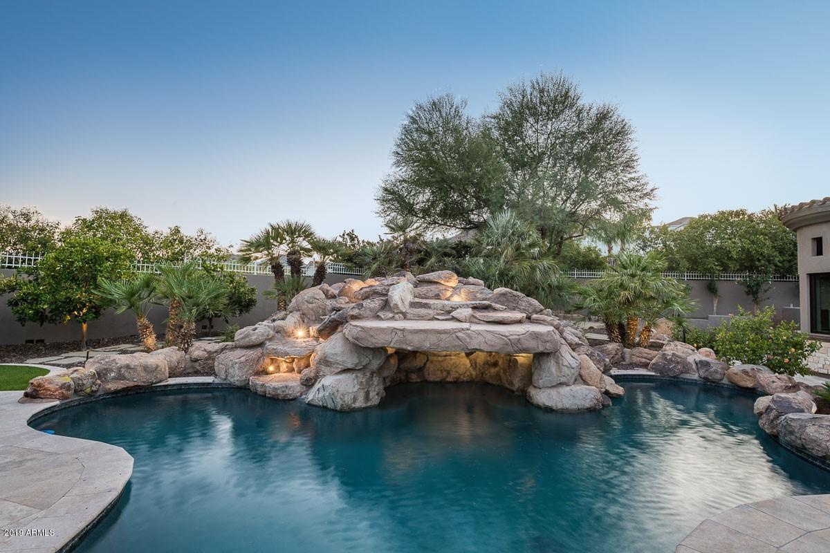 PARADISE HILLS - Residential
