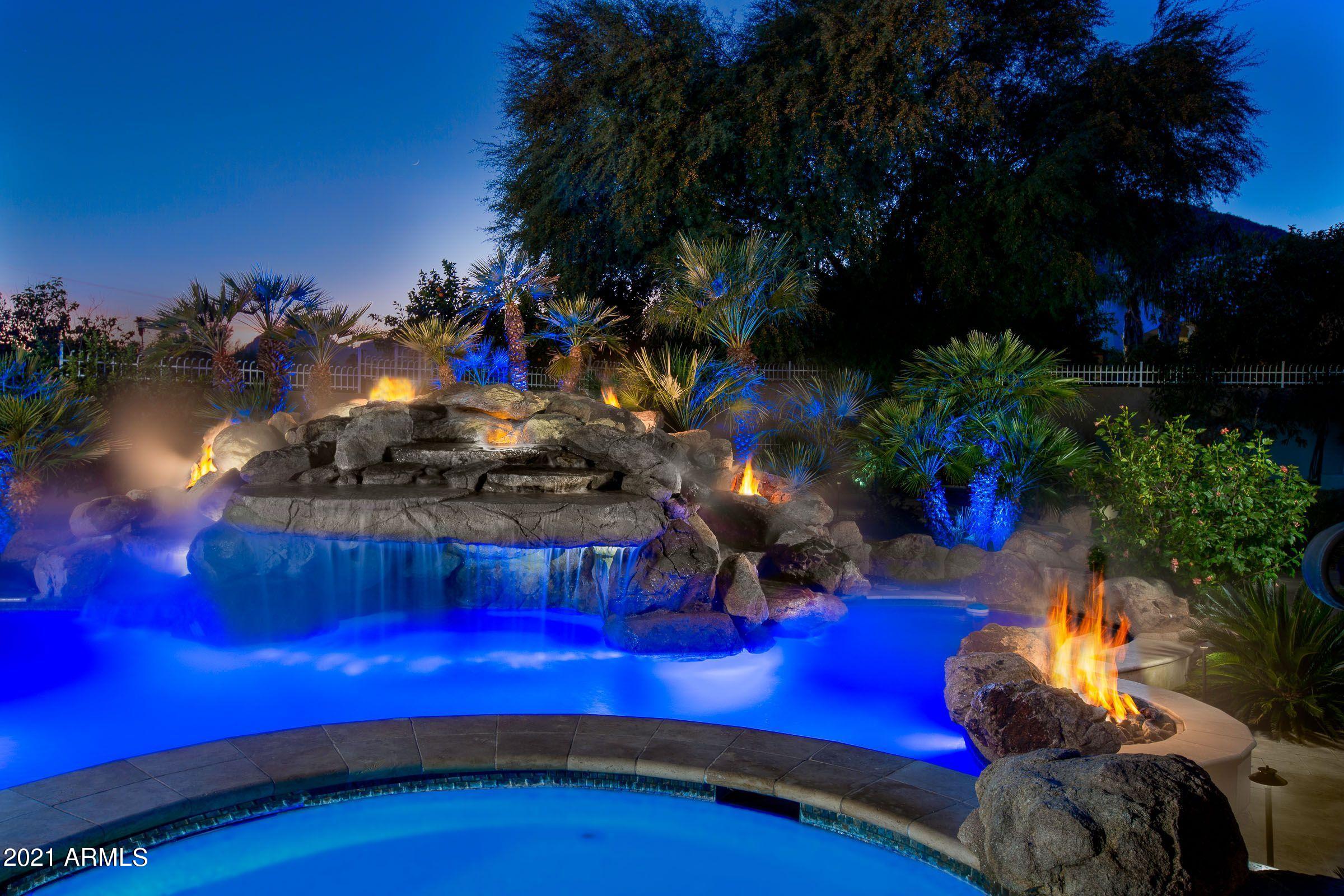PARADISE HILLS - Residential