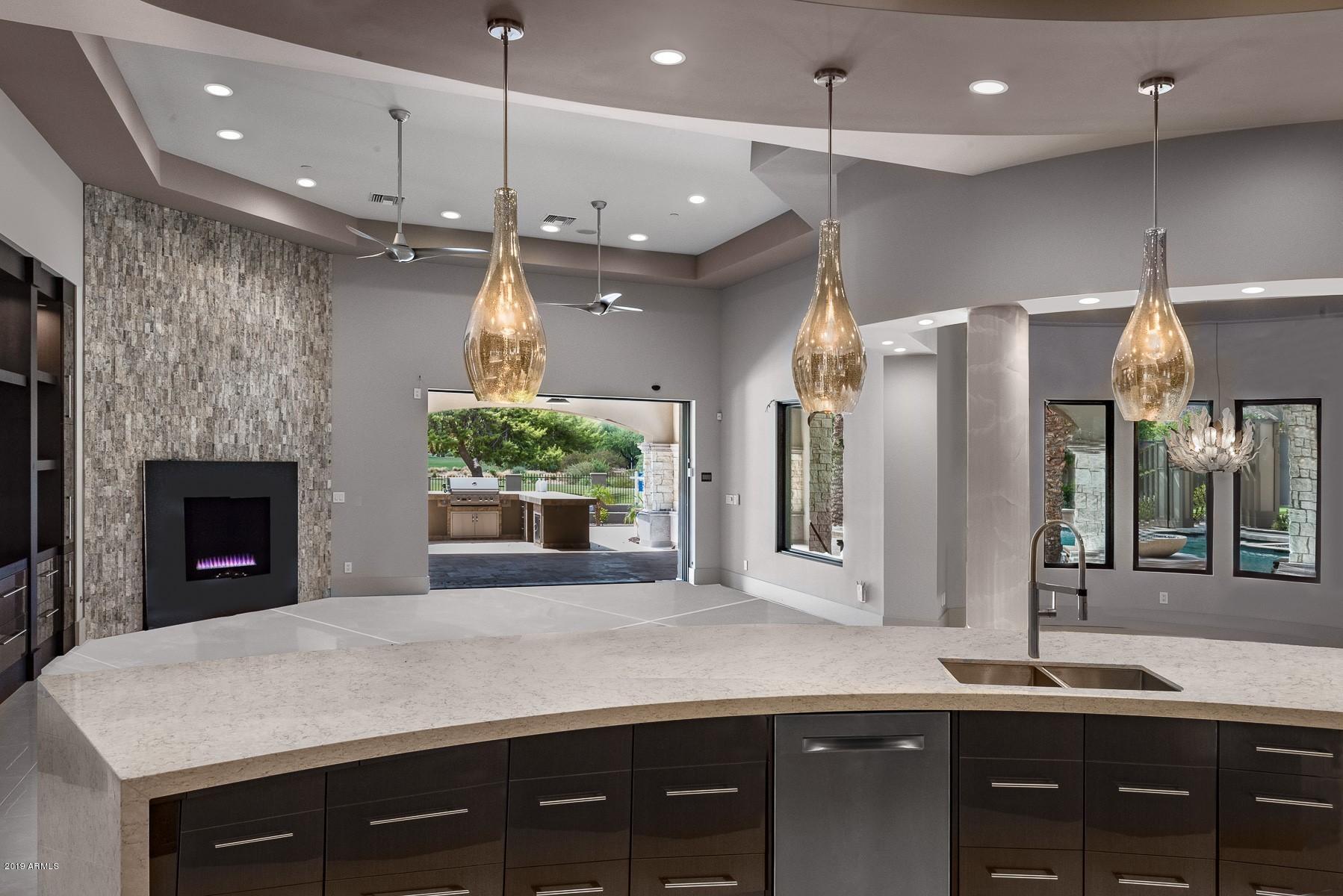 PARADISE HILLS - Residential