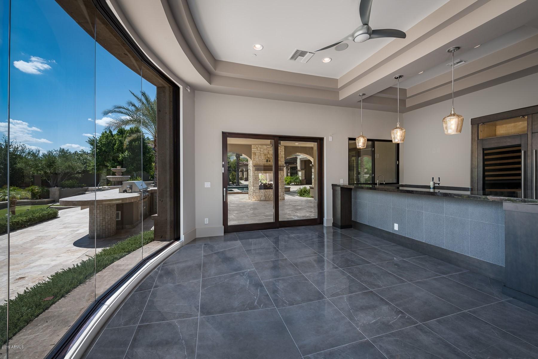 PARADISE HILLS - Residential