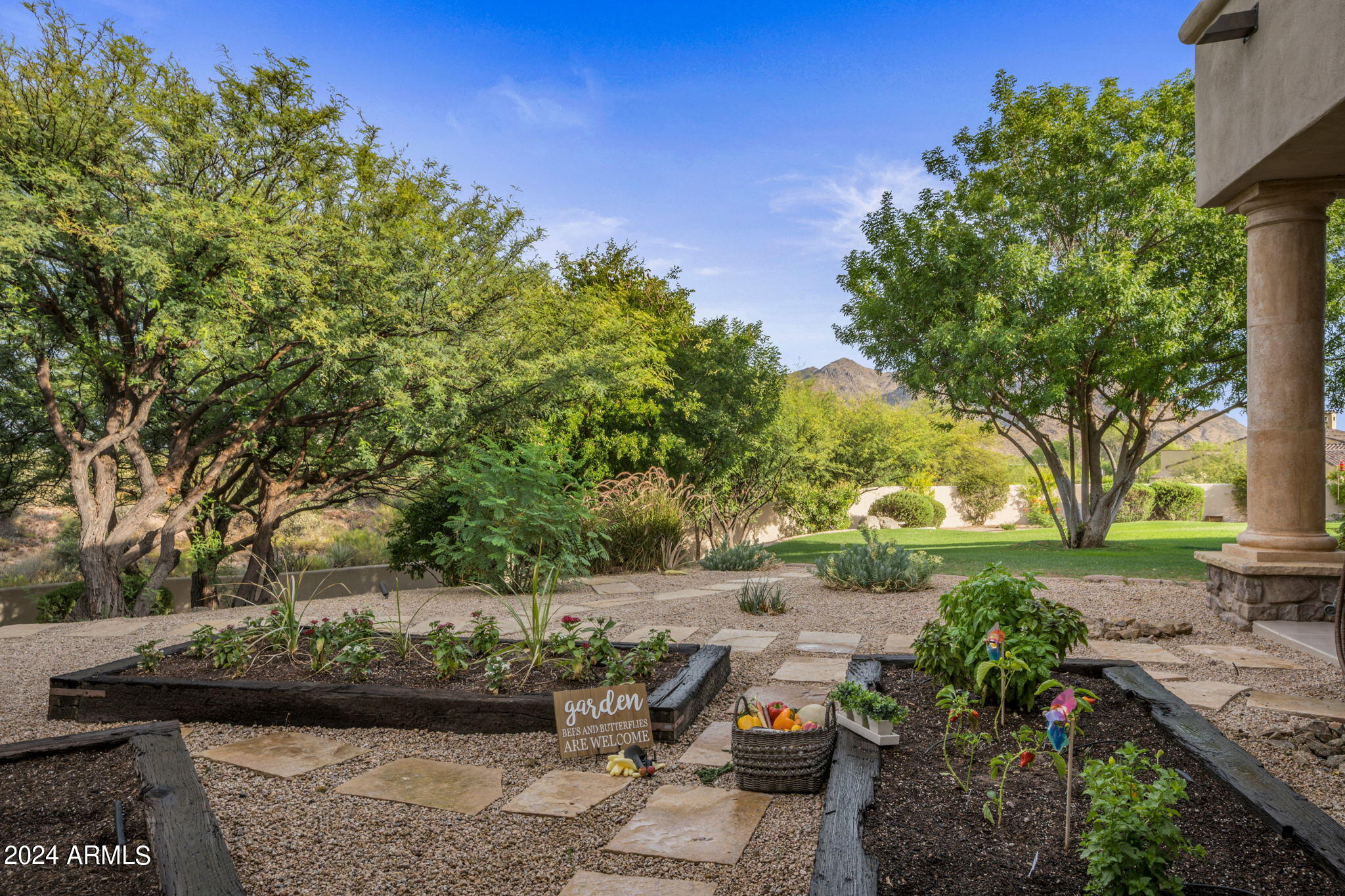 GOLDIE BROWN PINNACLE PEAK RANCH - Residential