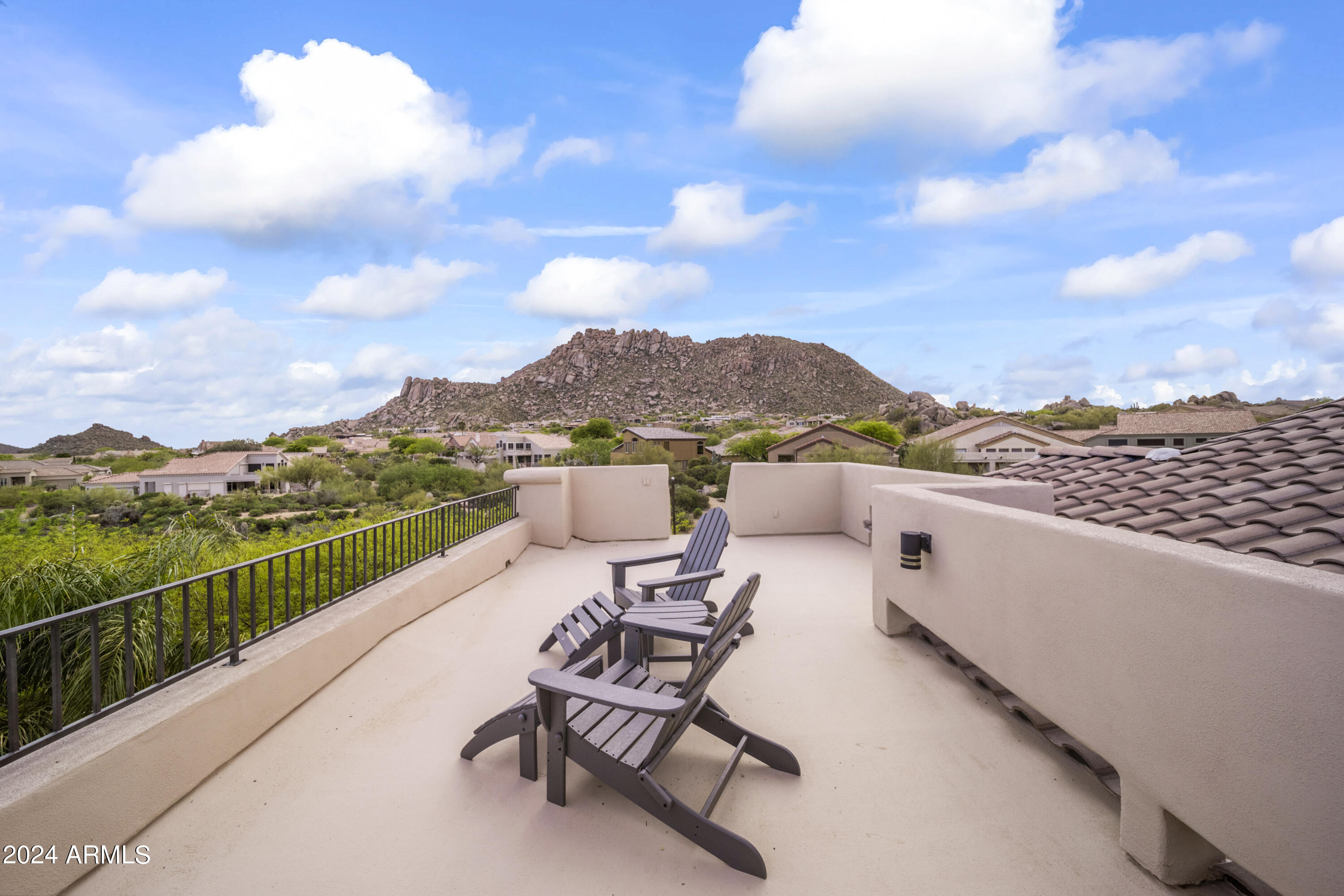 GOLDIE BROWN PINNACLE PEAK RANCH - Residential
