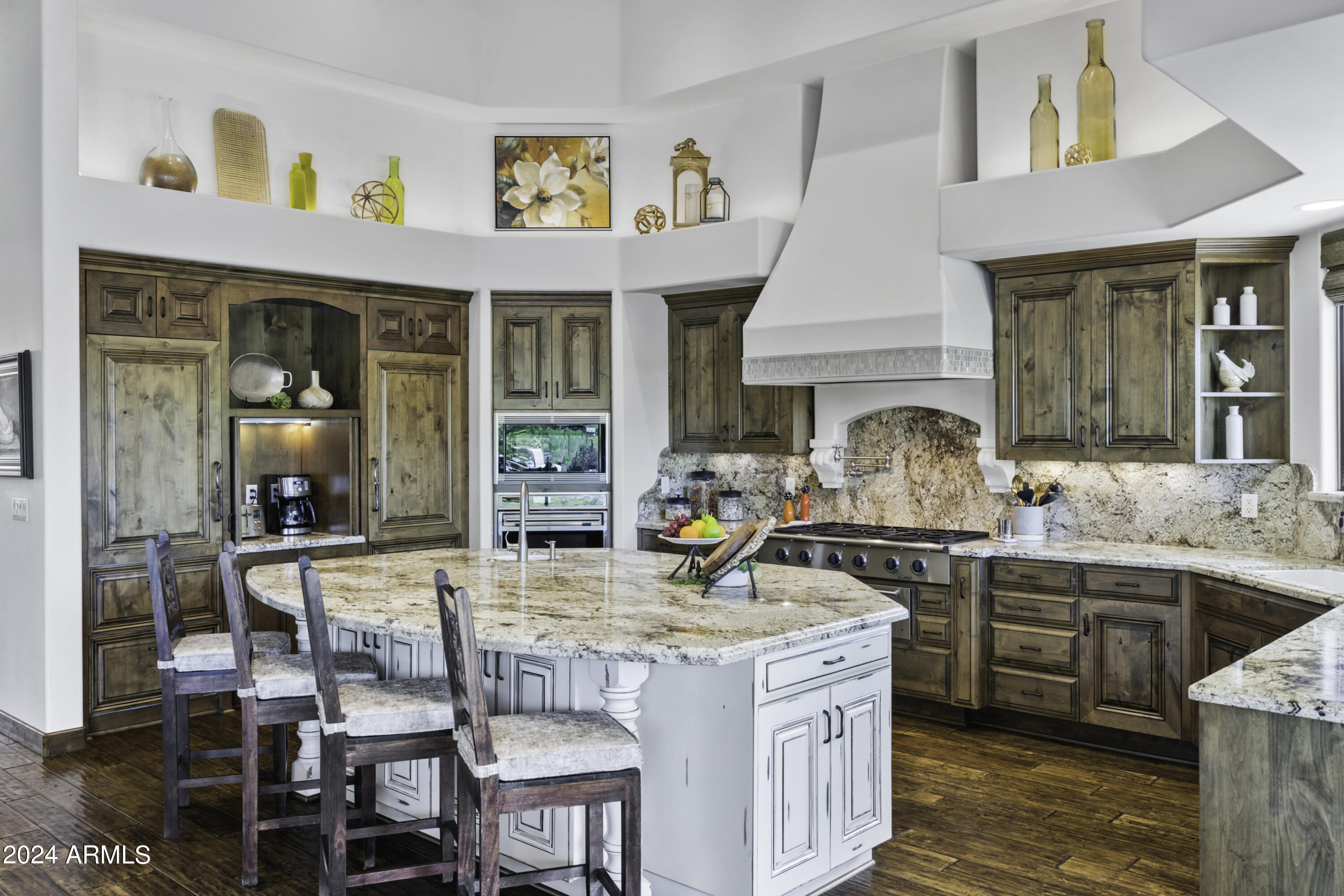GOLDIE BROWN PINNACLE PEAK RANCH - Residential