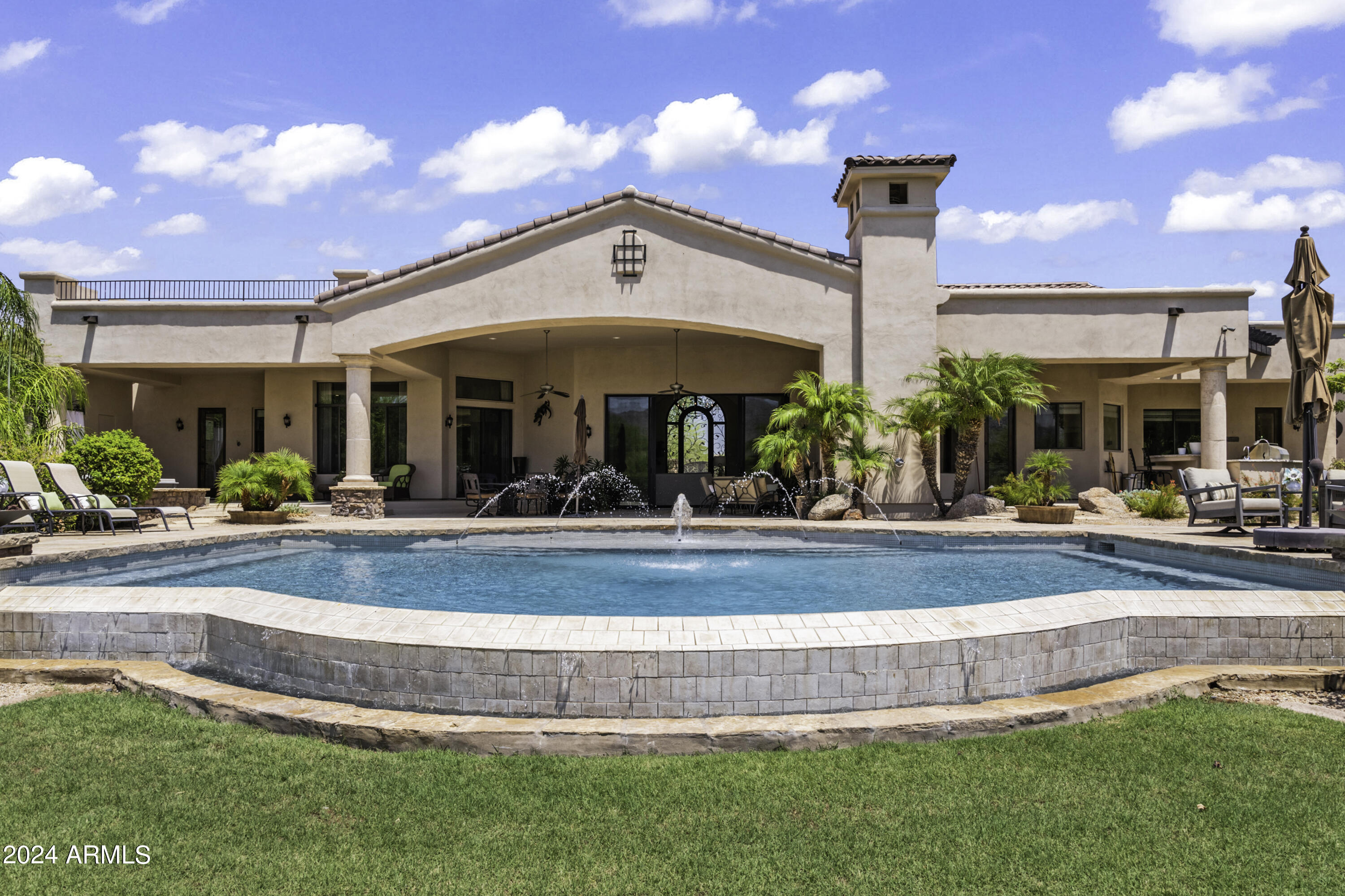 GOLDIE BROWN PINNACLE PEAK RANCH - Residential