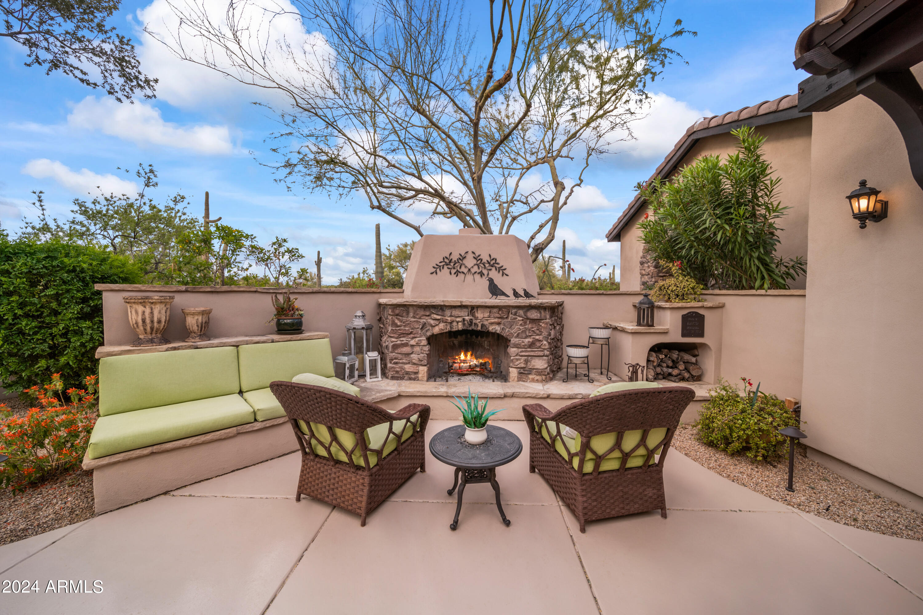 GOLDIE BROWN PINNACLE PEAK RANCH - Residential