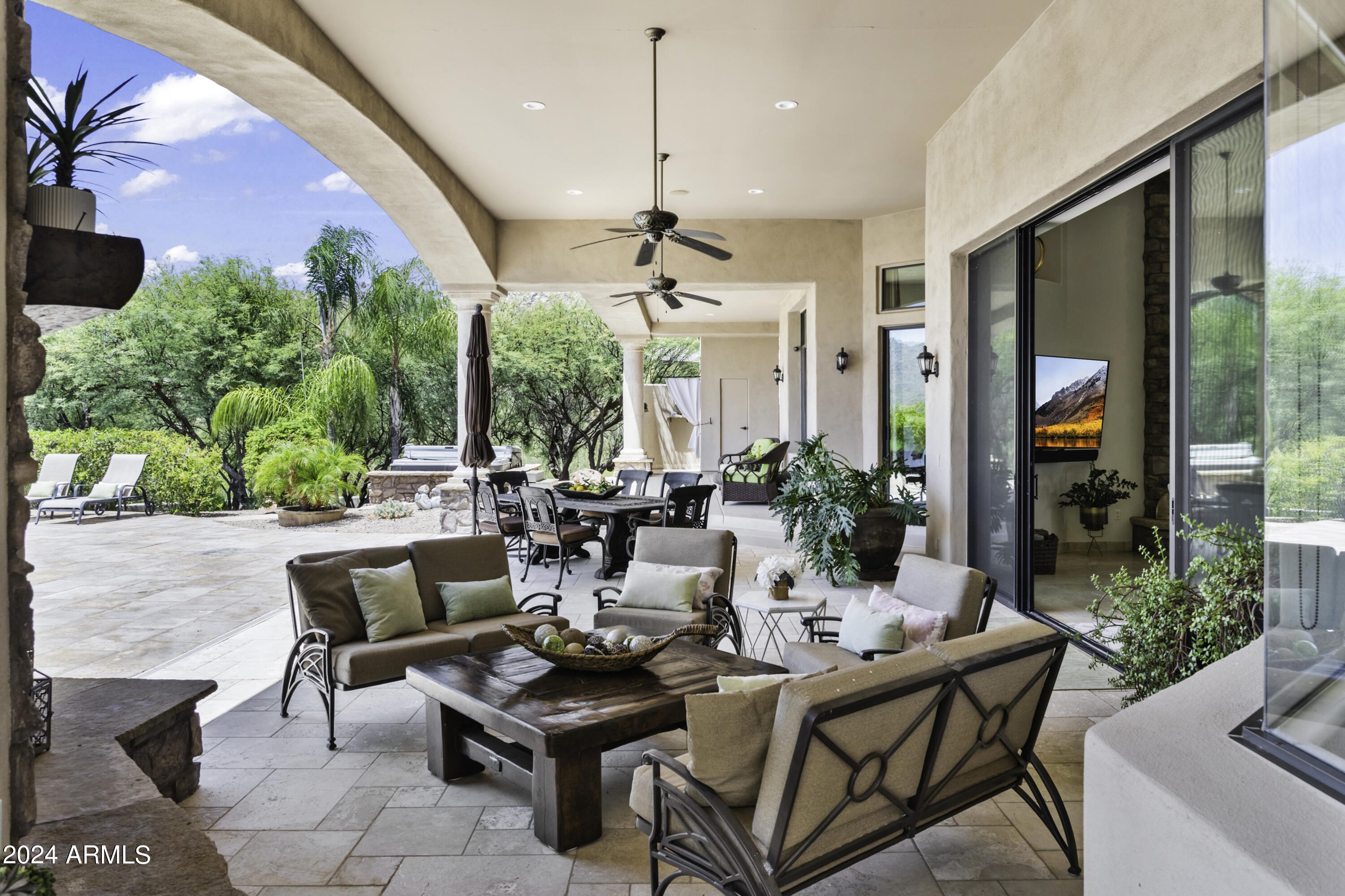 GOLDIE BROWN PINNACLE PEAK RANCH - Residential