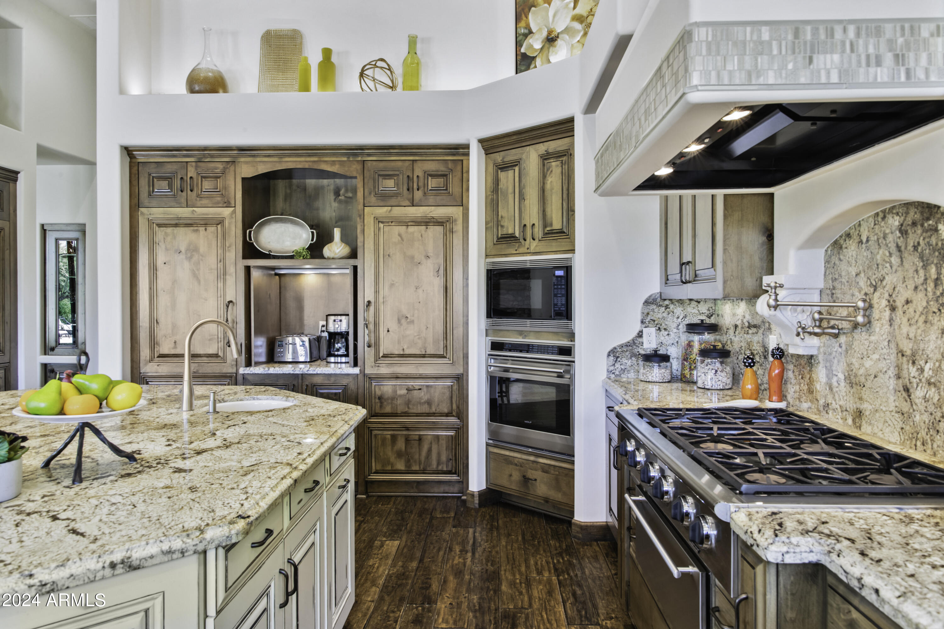 GOLDIE BROWN PINNACLE PEAK RANCH - Residential