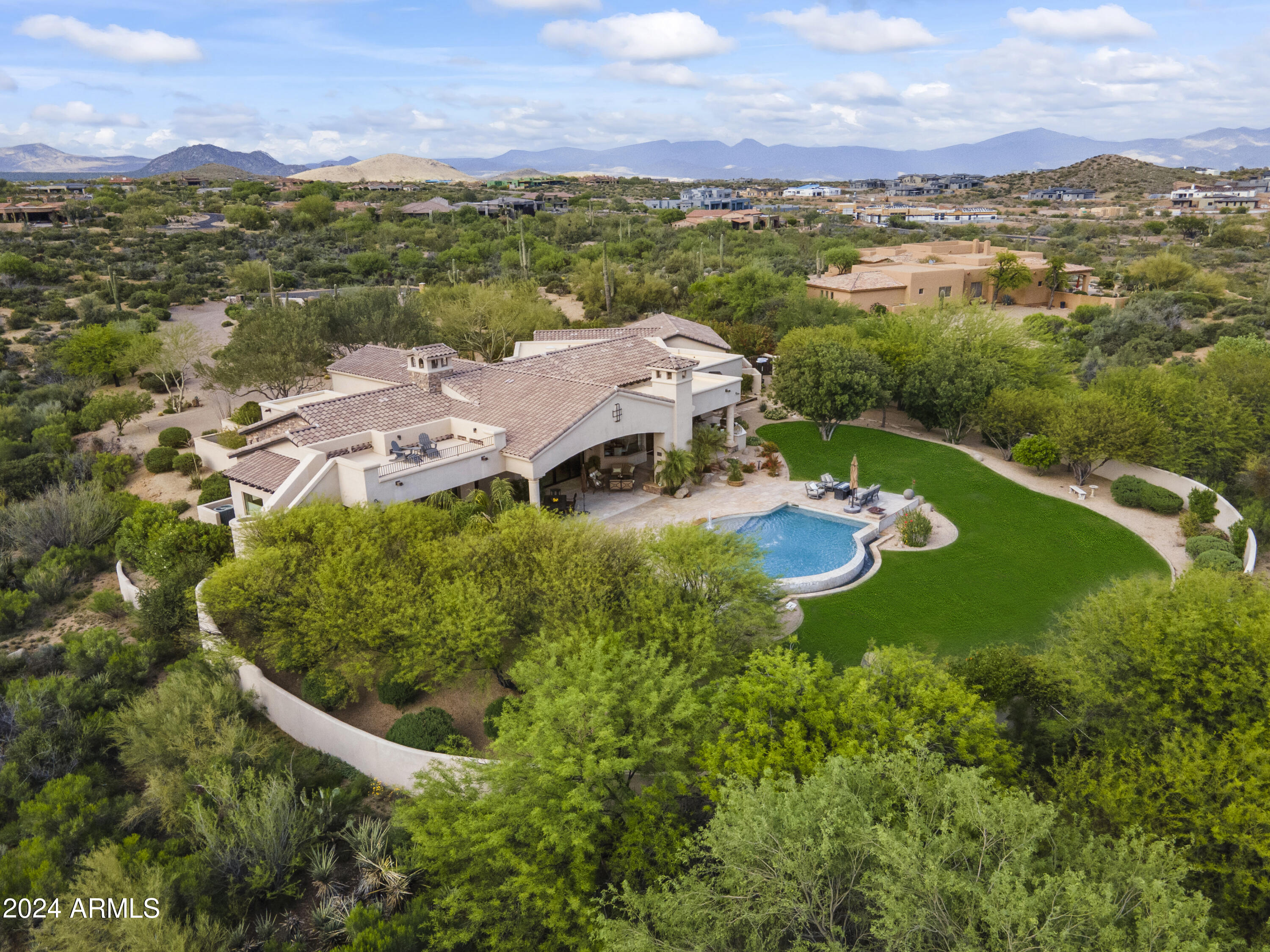 GOLDIE BROWN PINNACLE PEAK RANCH - Residential