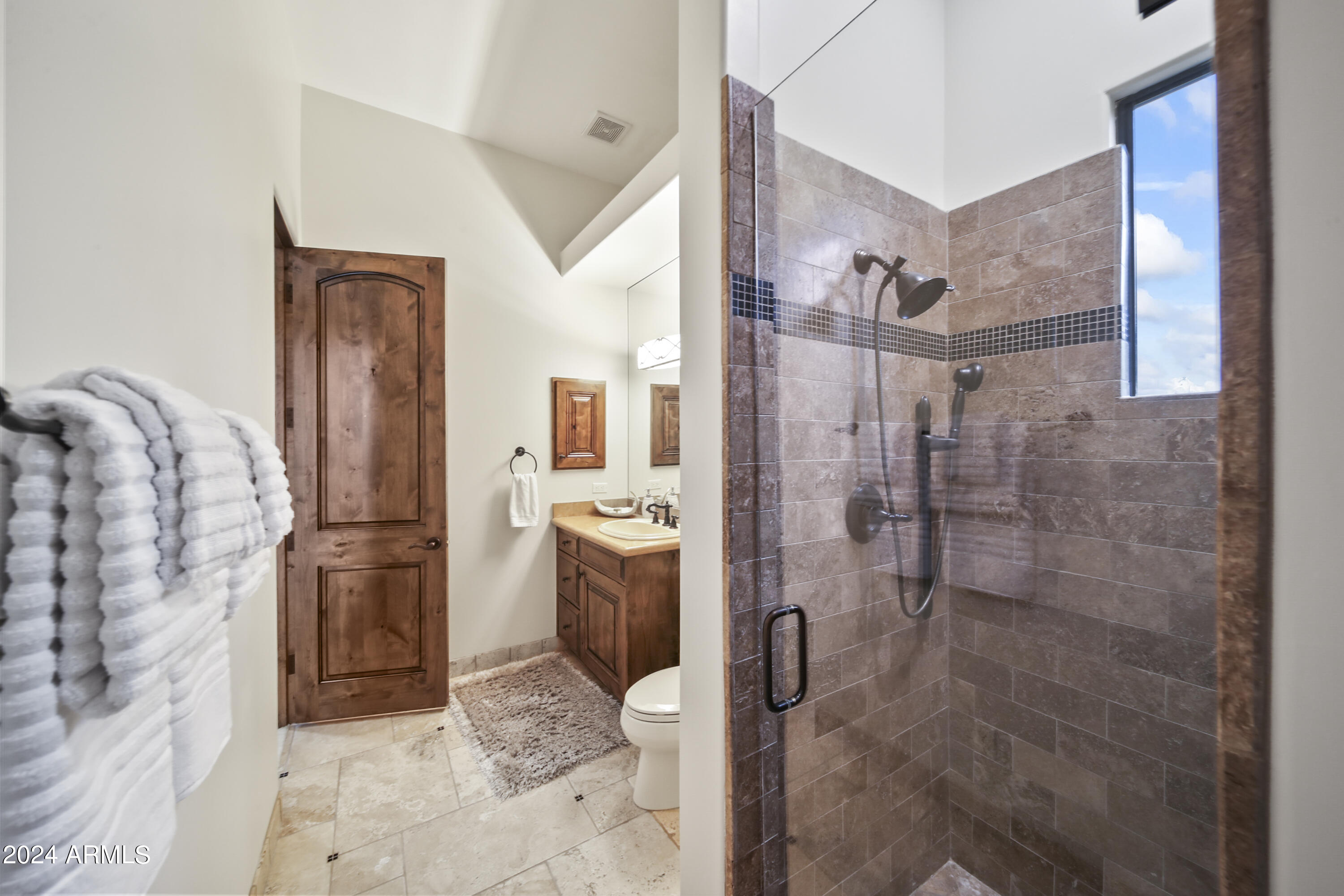 GOLDIE BROWN PINNACLE PEAK RANCH - Residential