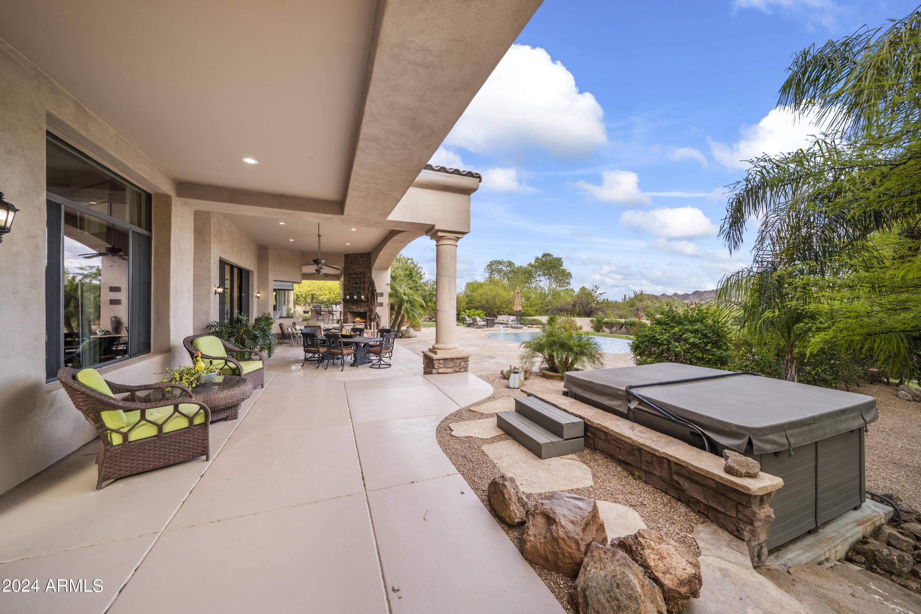GOLDIE BROWN PINNACLE PEAK RANCH - Residential