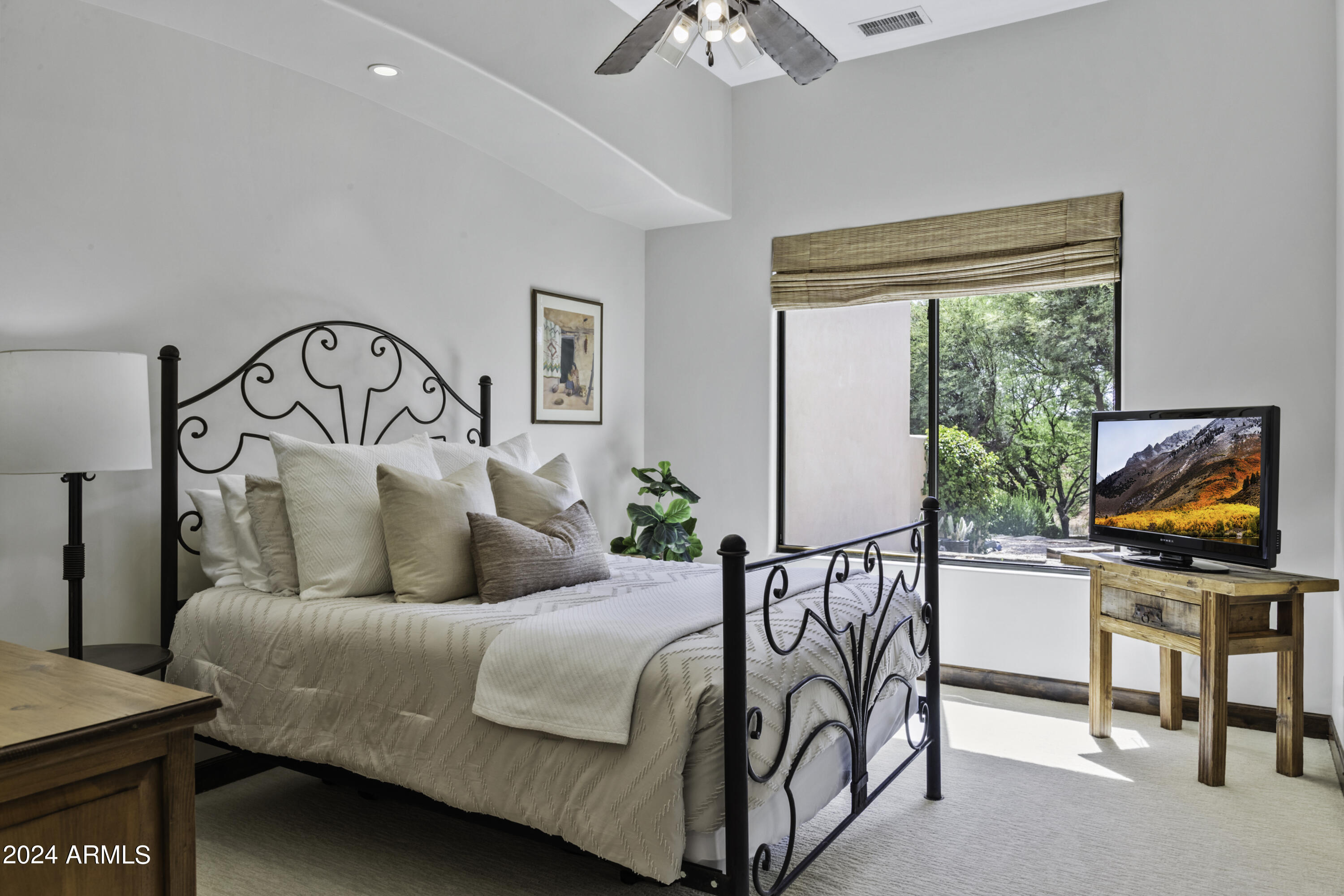 GOLDIE BROWN PINNACLE PEAK RANCH - Residential