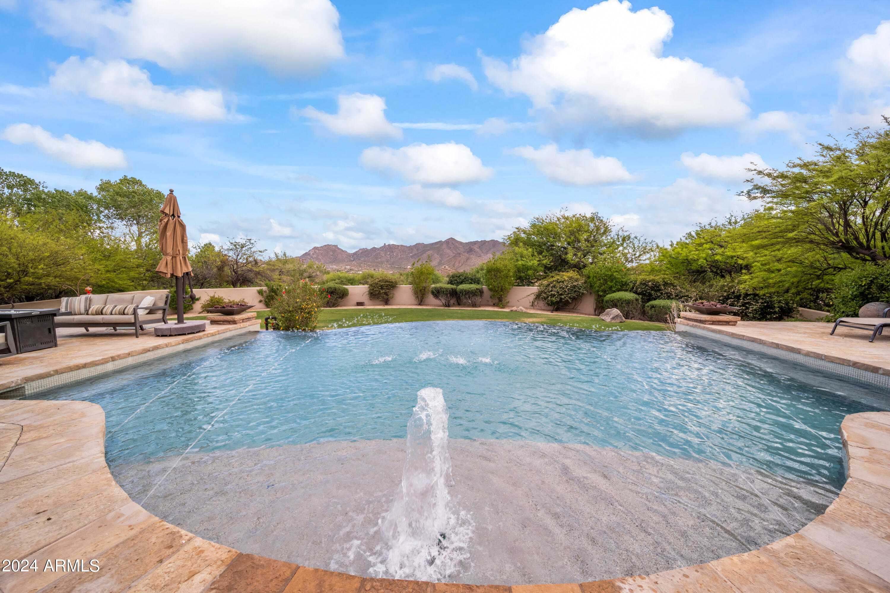 GOLDIE BROWN PINNACLE PEAK RANCH - Residential