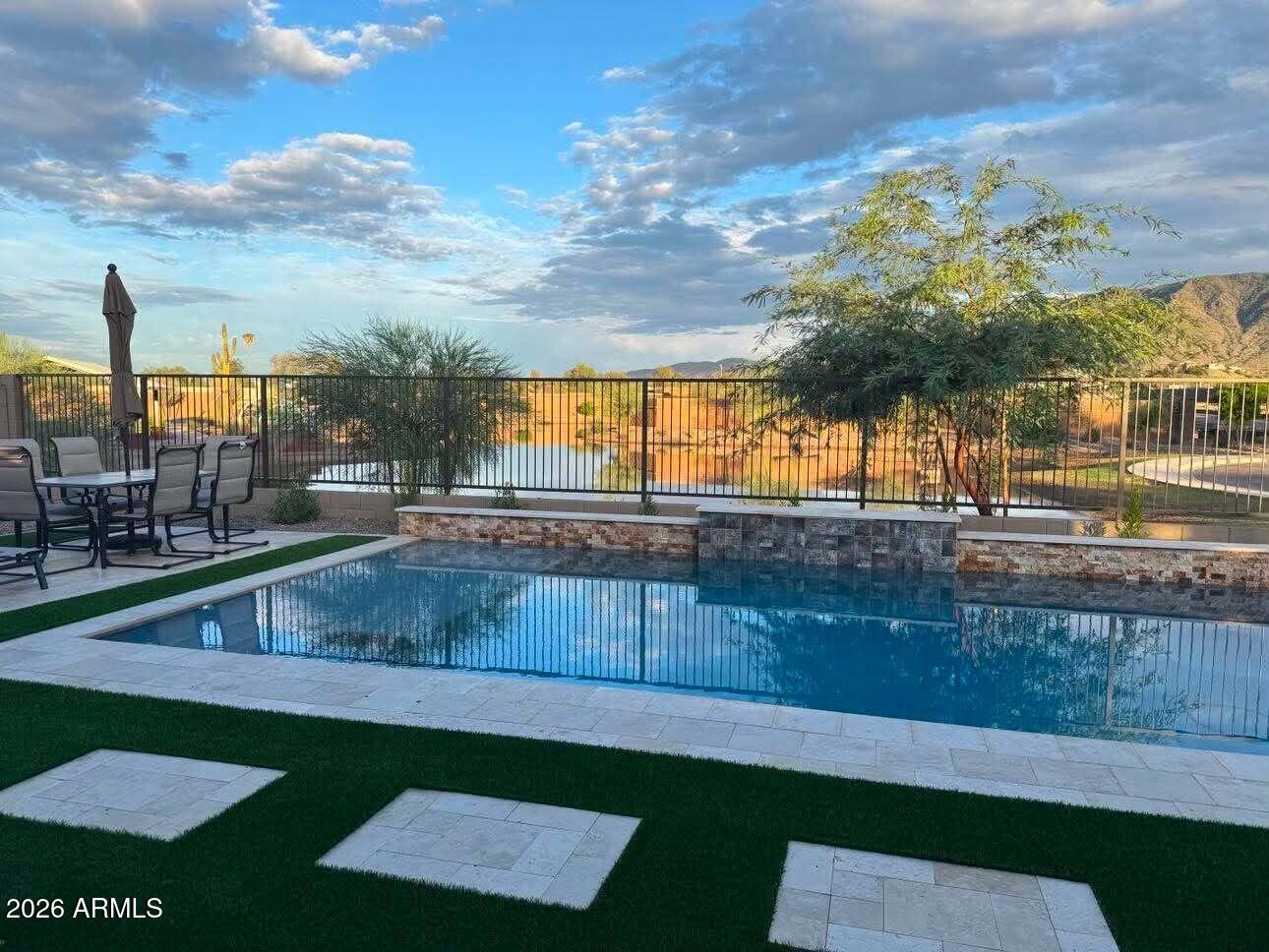 WHISPERING HILLS - Residential