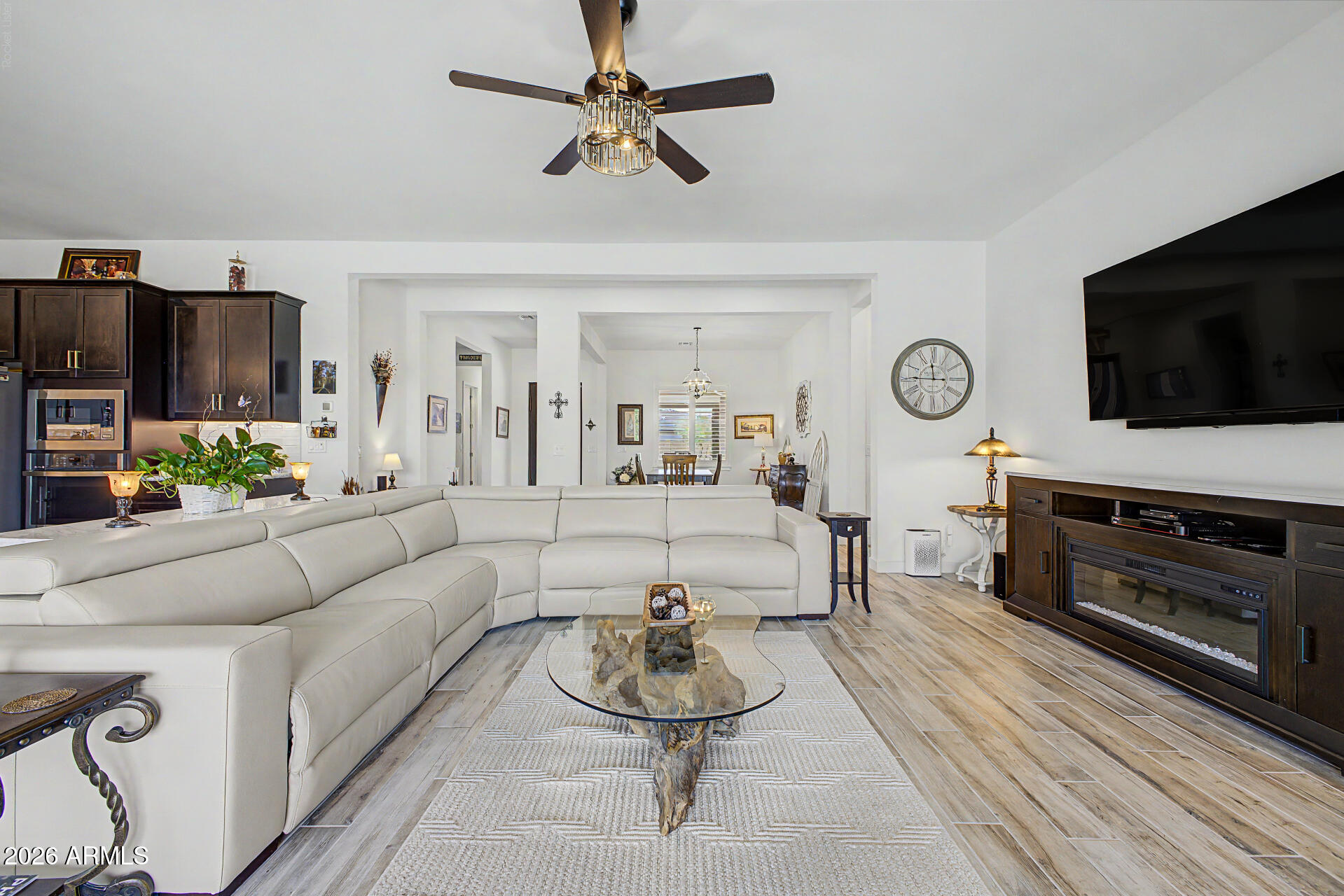 WHISPERING HILLS - Residential
