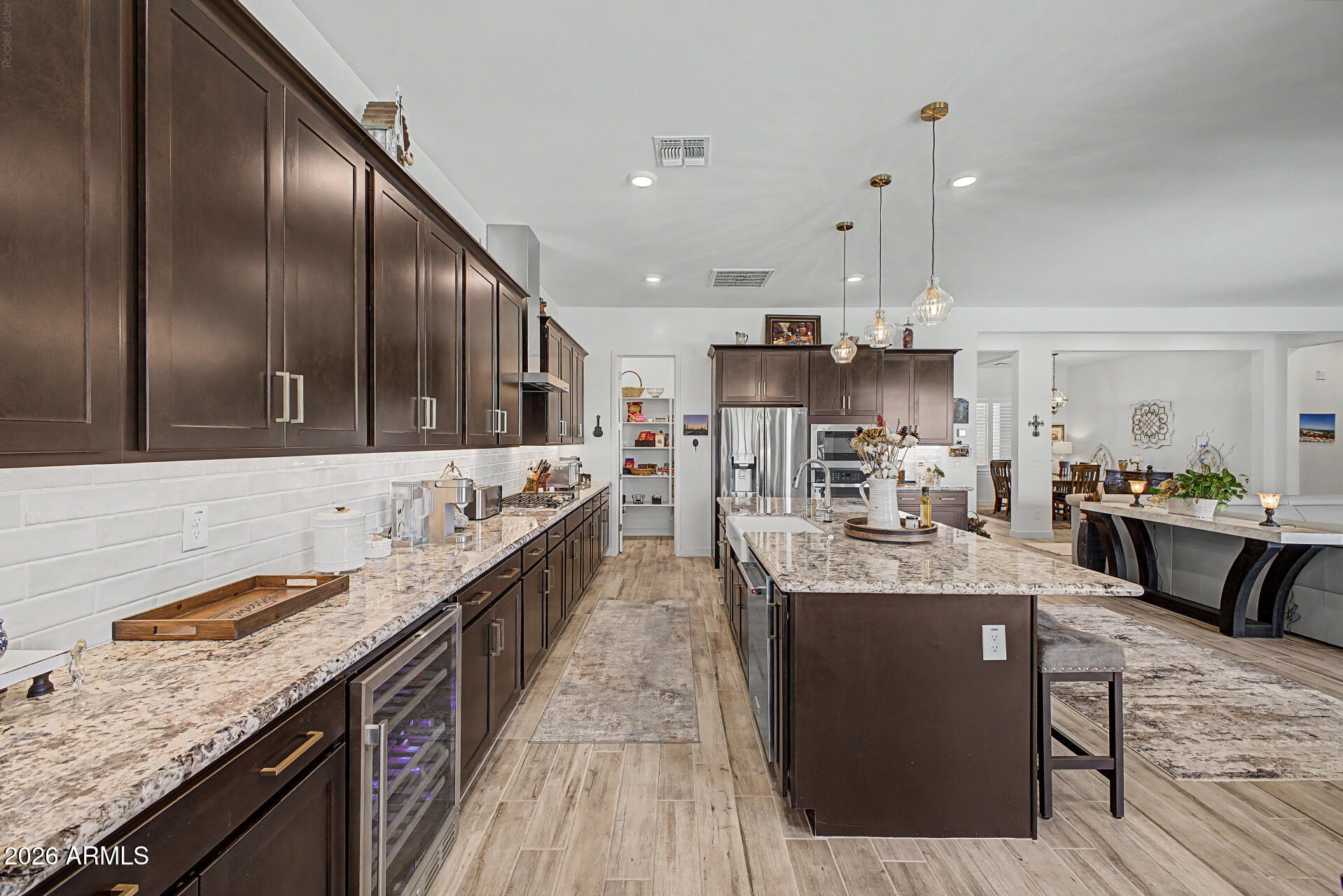 WHISPERING HILLS - Residential