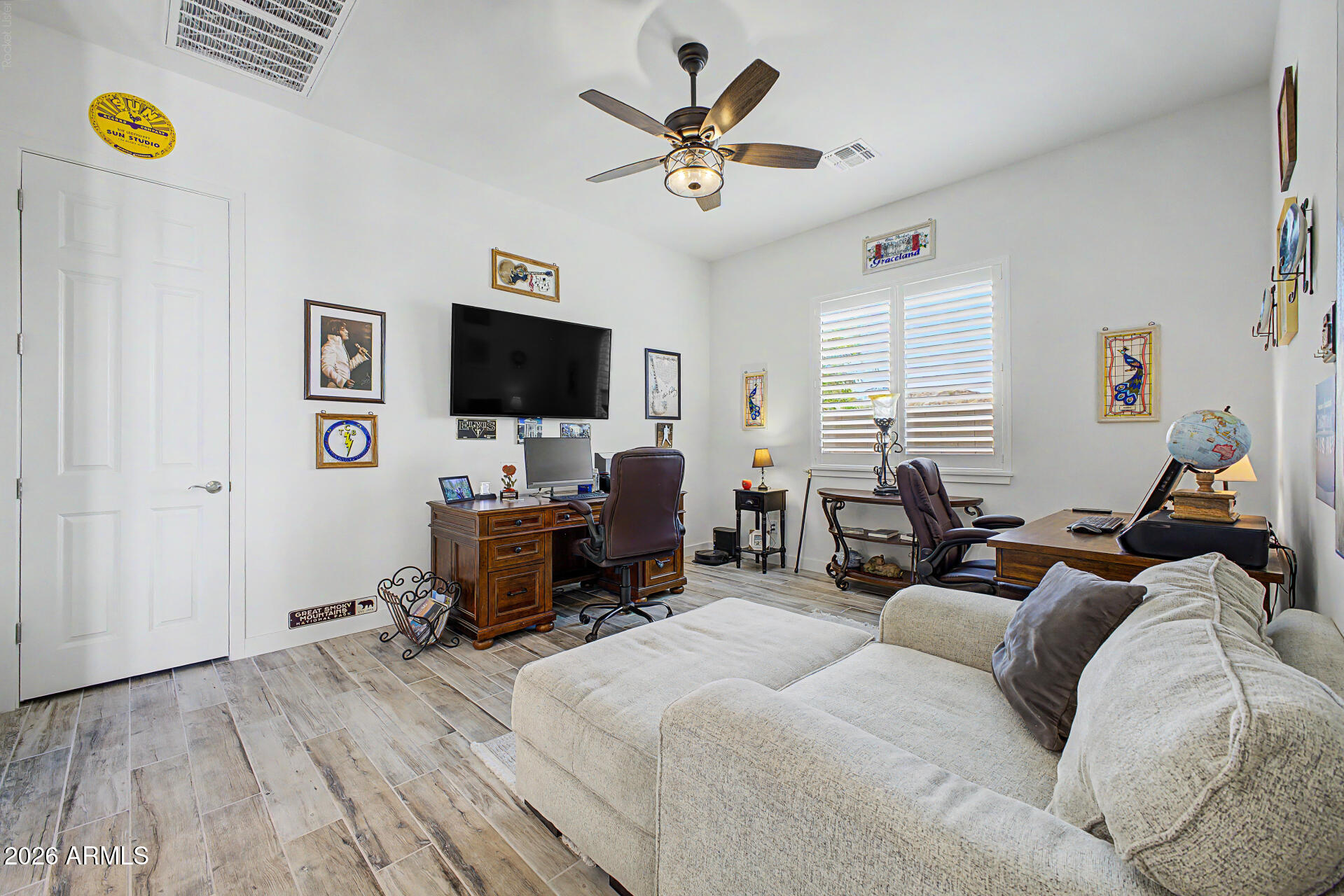 WHISPERING HILLS - Residential