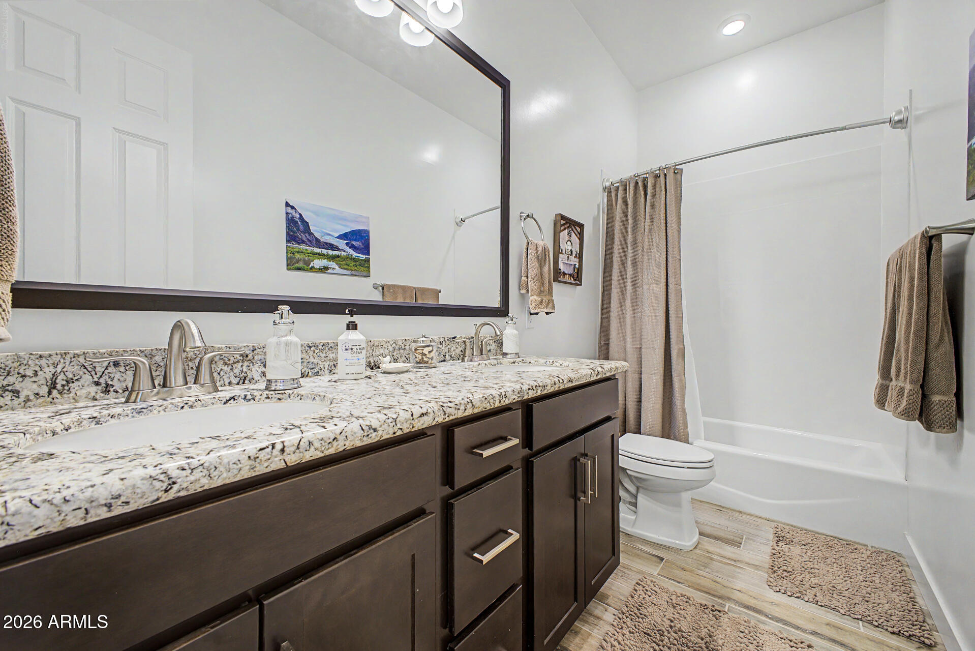 WHISPERING HILLS - Residential