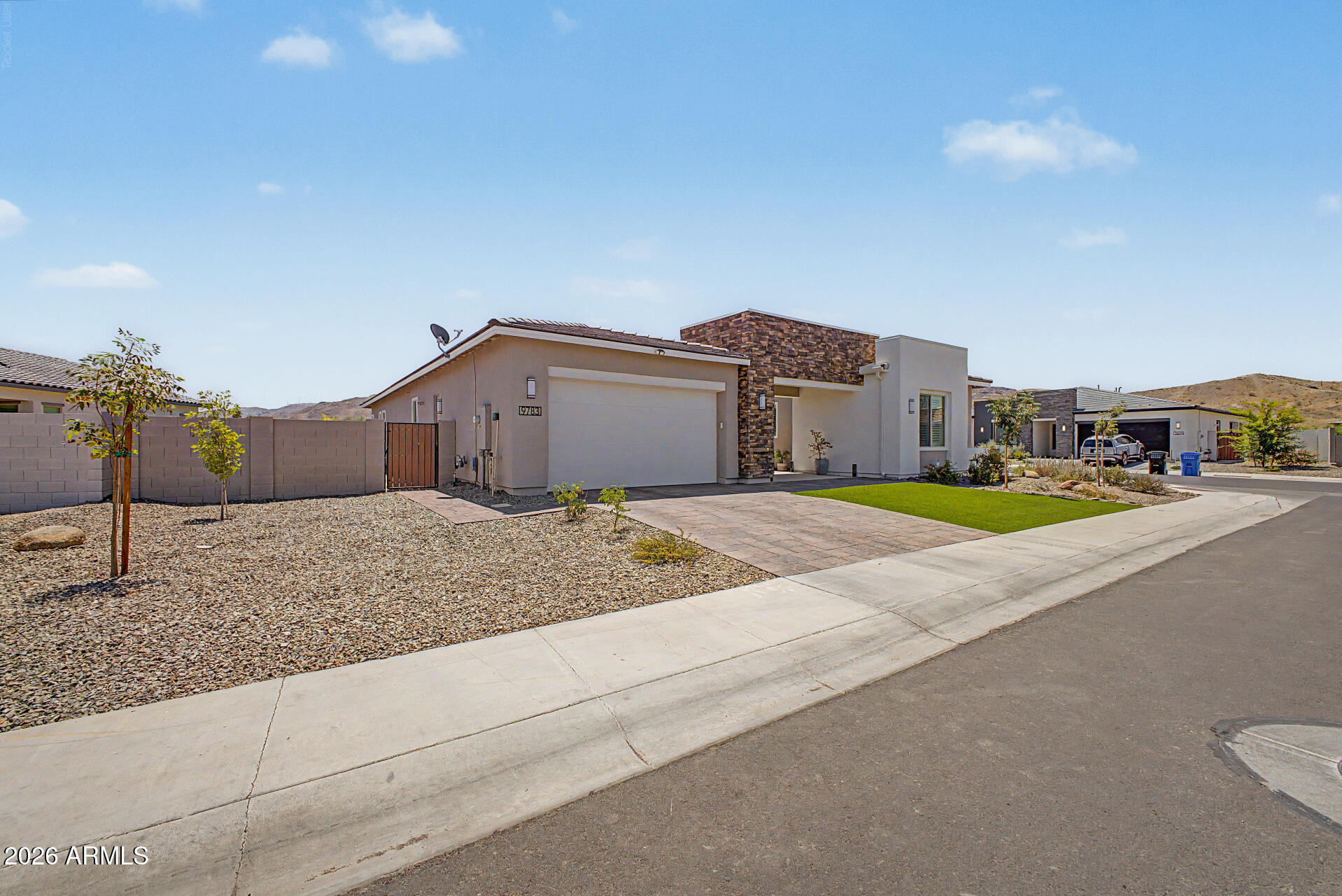 WHISPERING HILLS - Residential