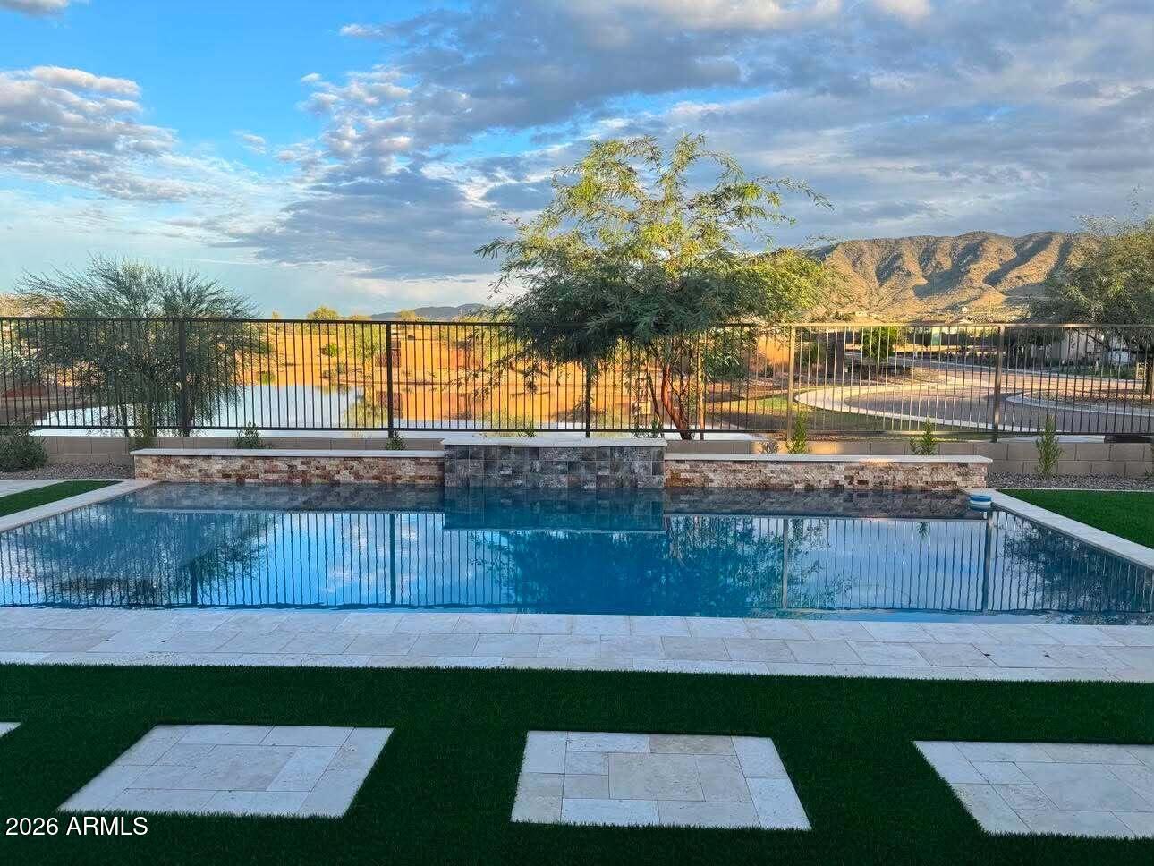 WHISPERING HILLS - Residential