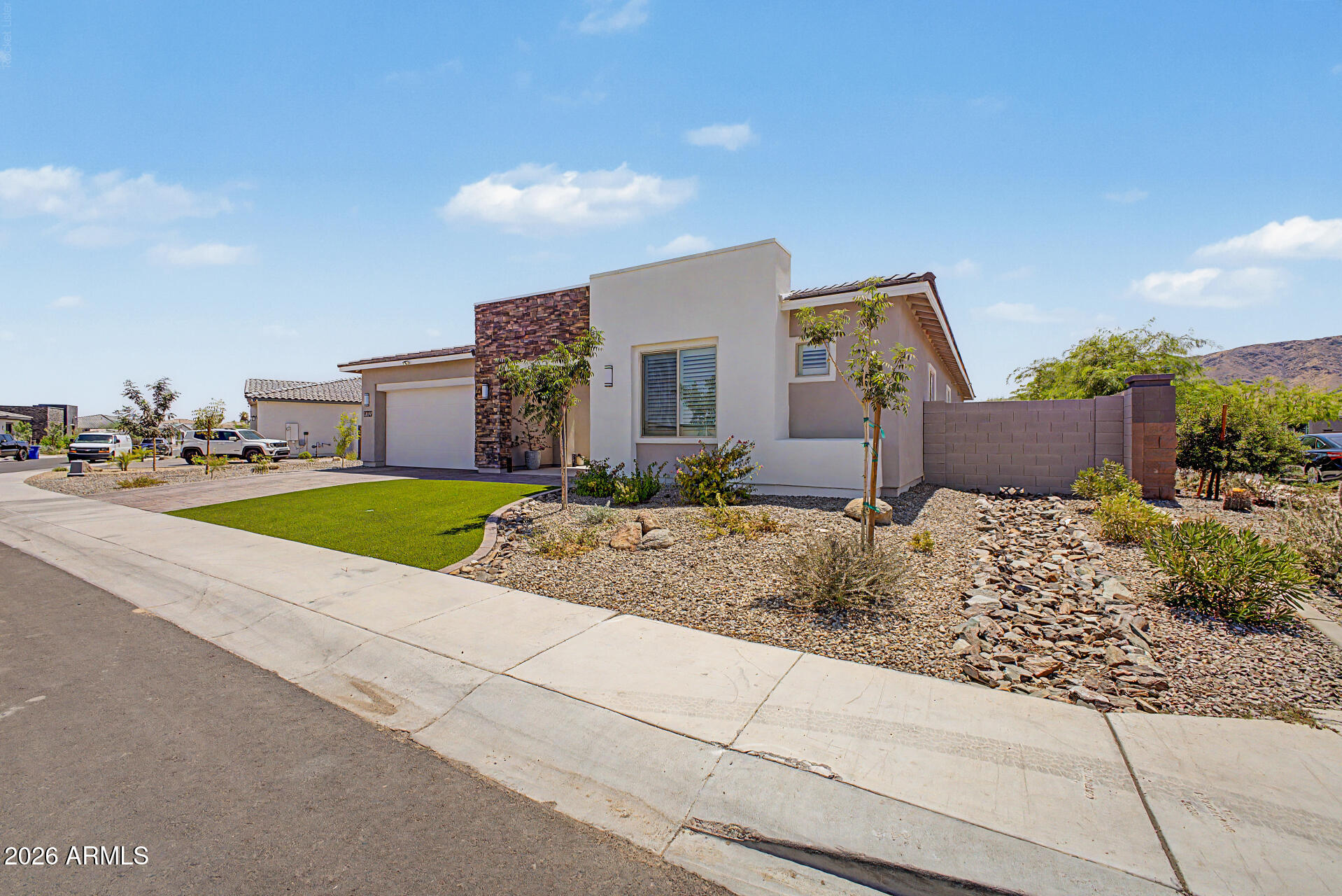 WHISPERING HILLS - Residential
