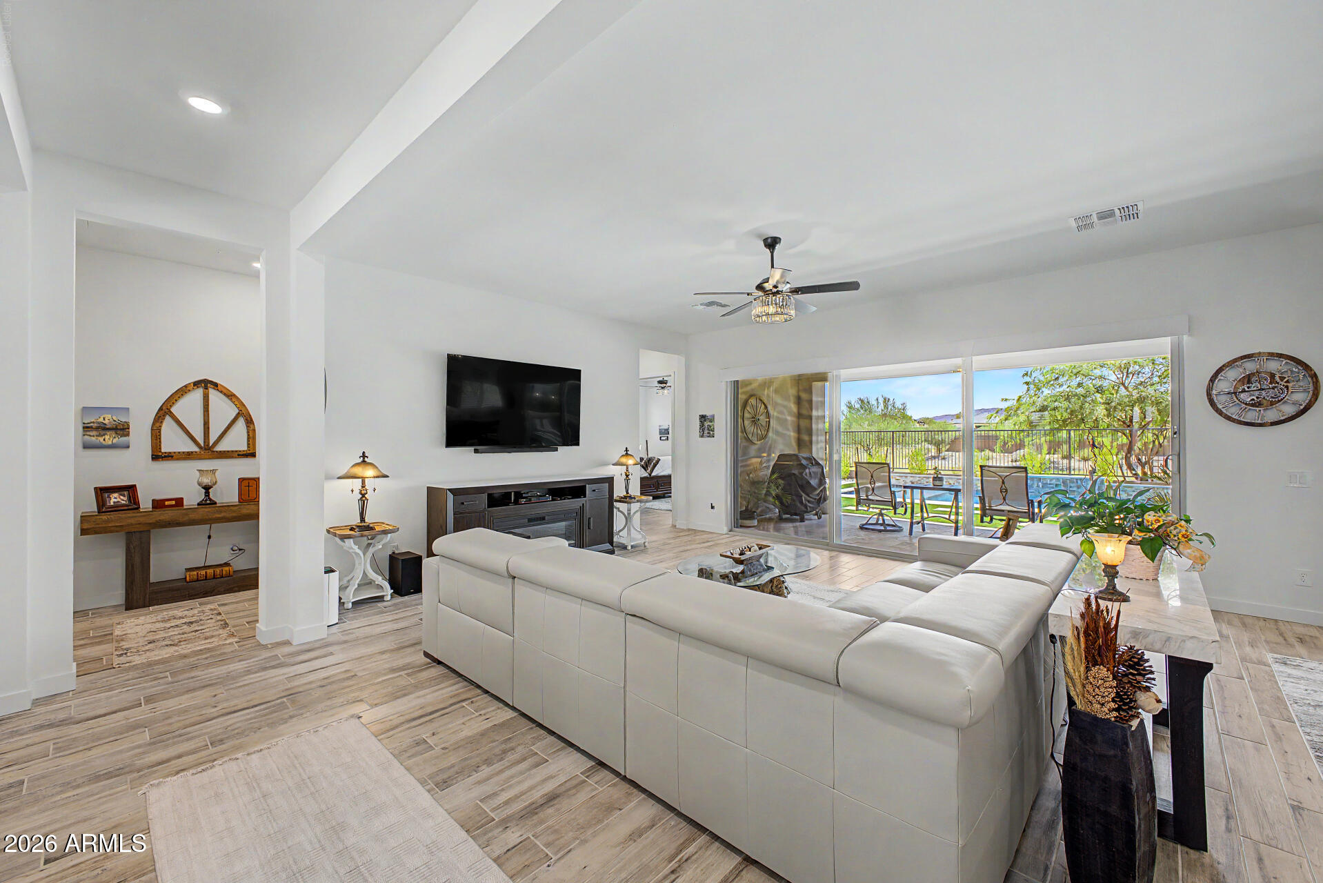 WHISPERING HILLS - Residential