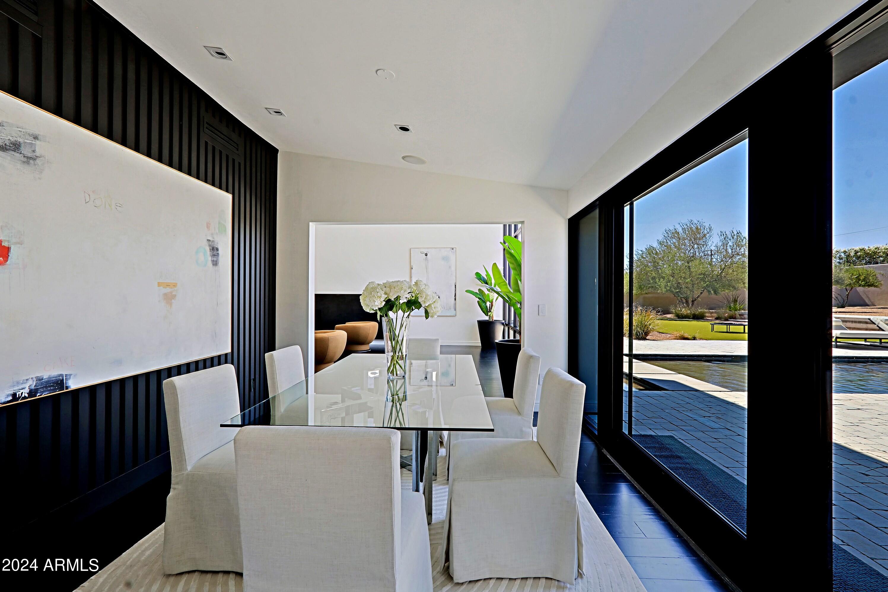 LOS VECINOS - Residential