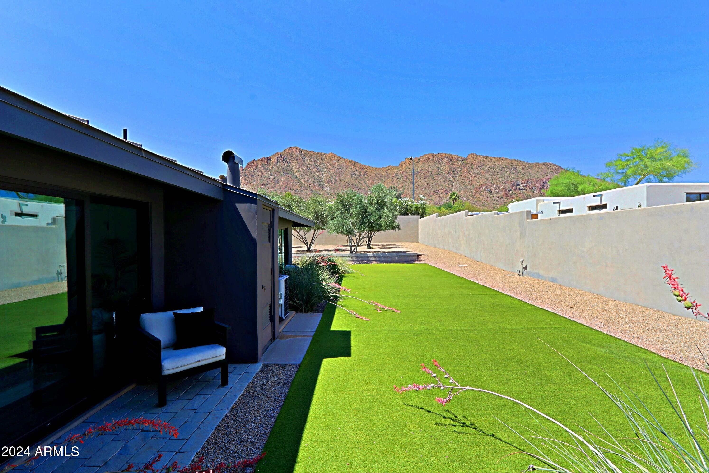 LOS VECINOS - Residential