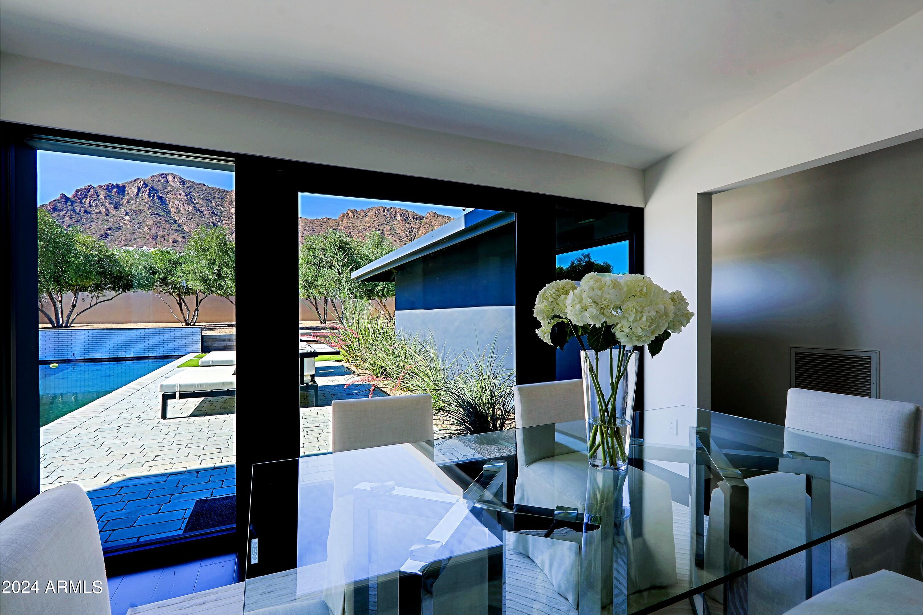 LOS VECINOS - Residential