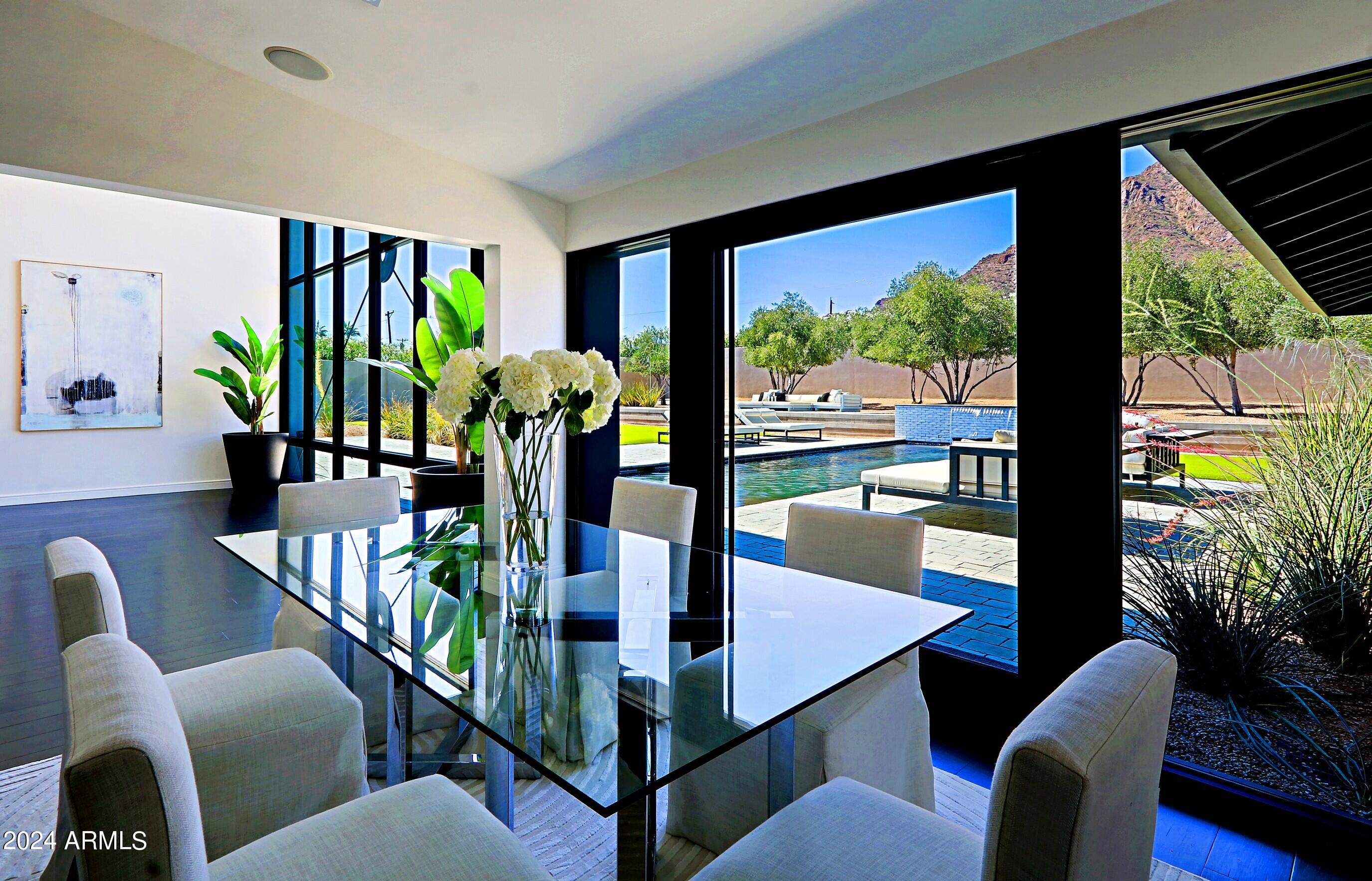 LOS VECINOS - Residential