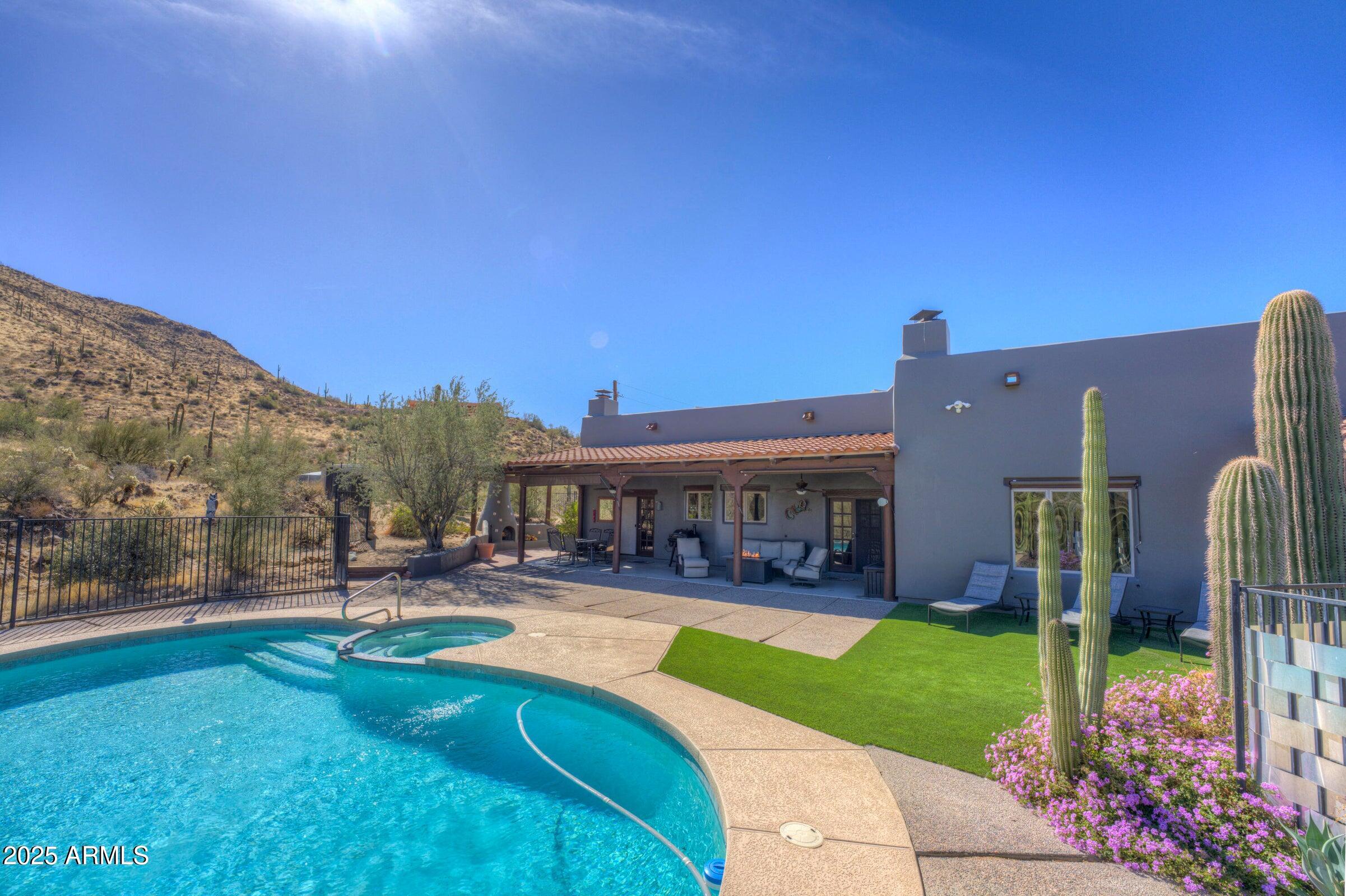 Cave Creek horse property - Residential