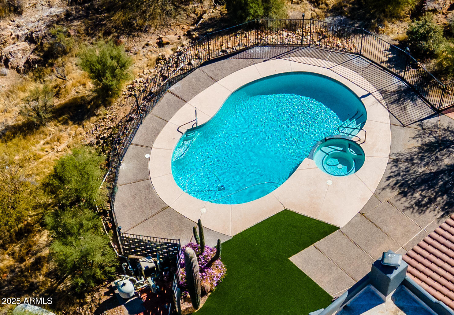 Cave Creek horse property - Residential