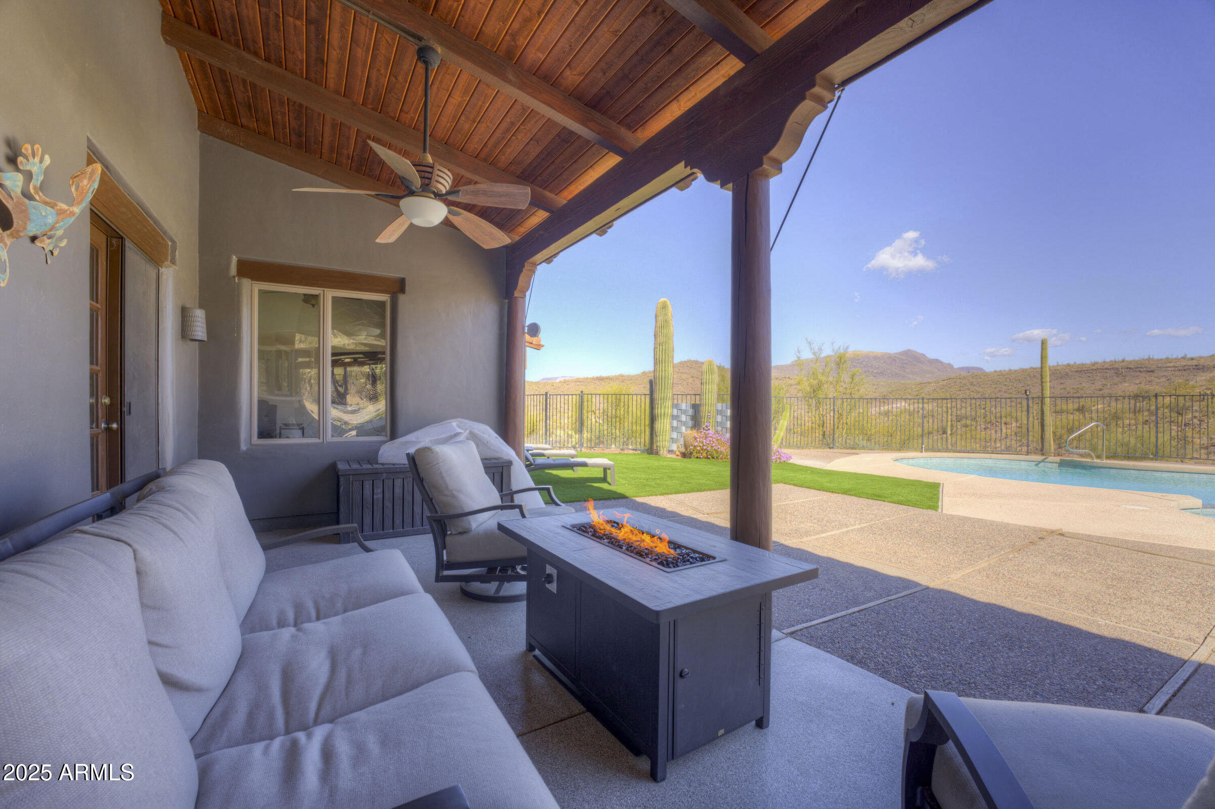 Cave Creek horse property - Residential